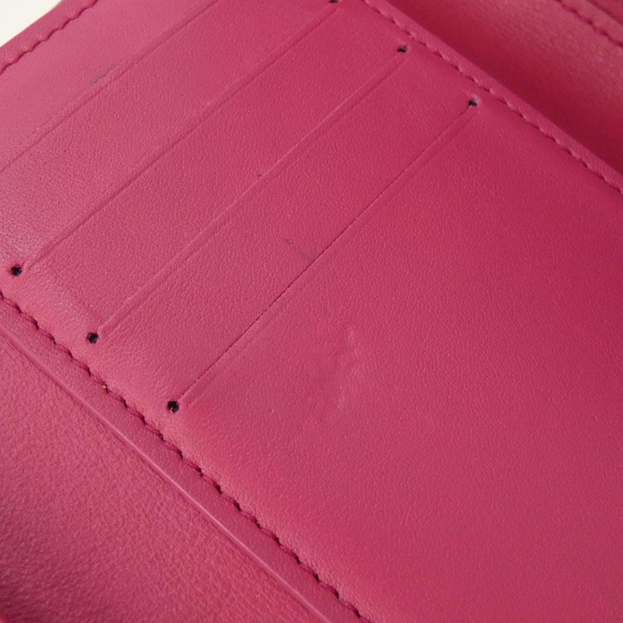 LOUIS VUITTON Capucines M62157 銀包
