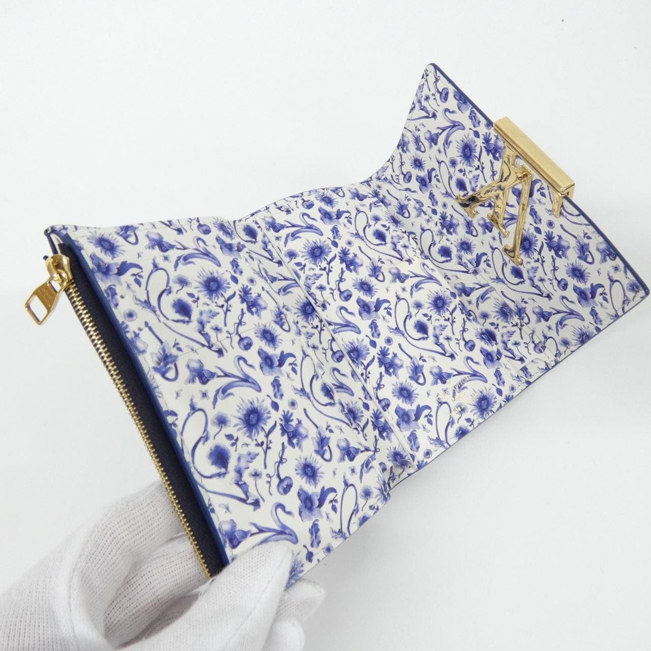 LOUIS VUITTON Capucines M82046 銀包