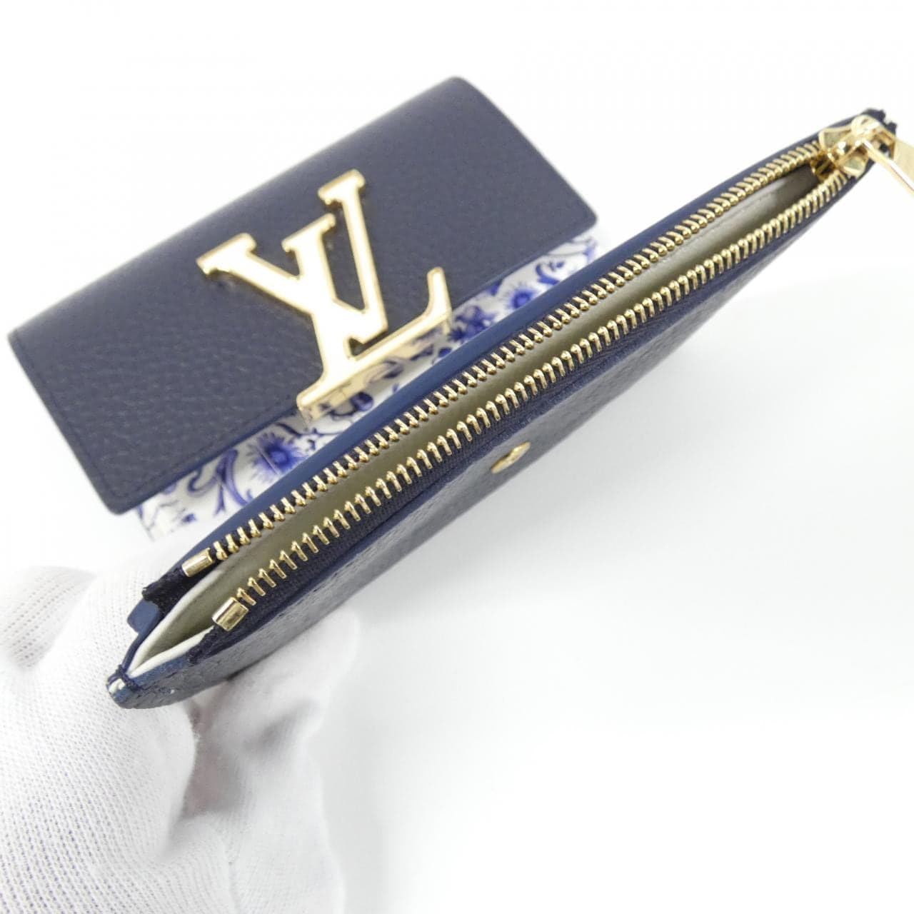 LOUIS VUITTON Capucines M82046 銀包