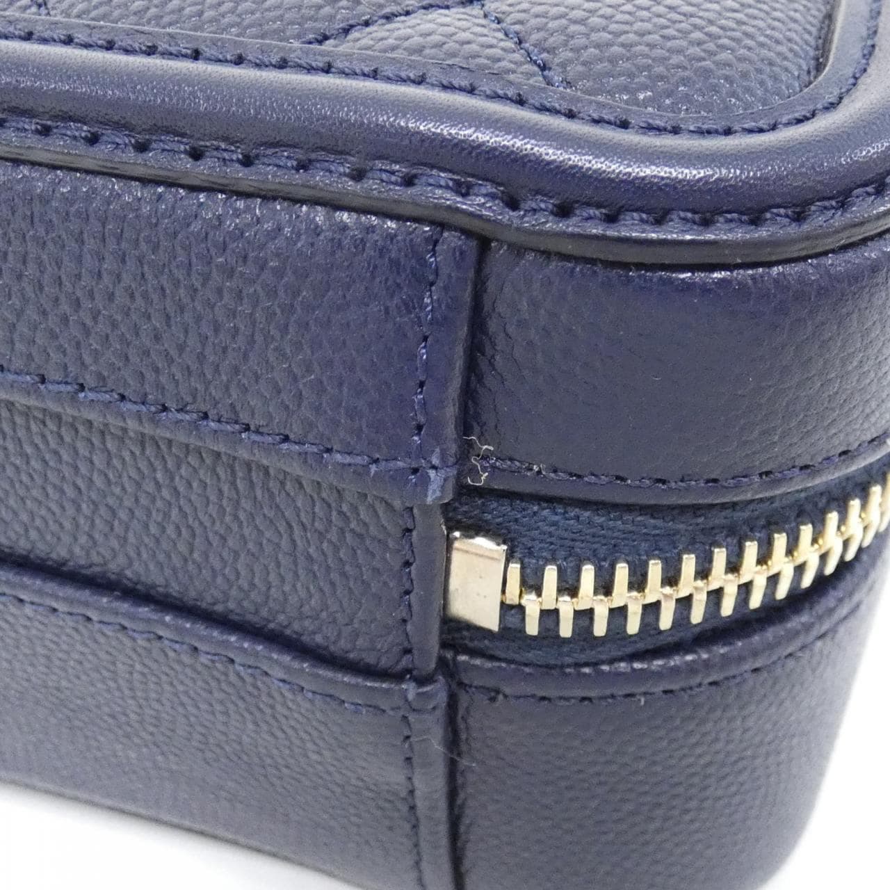 CHANEL 93342 Handbag Grained Calfskin