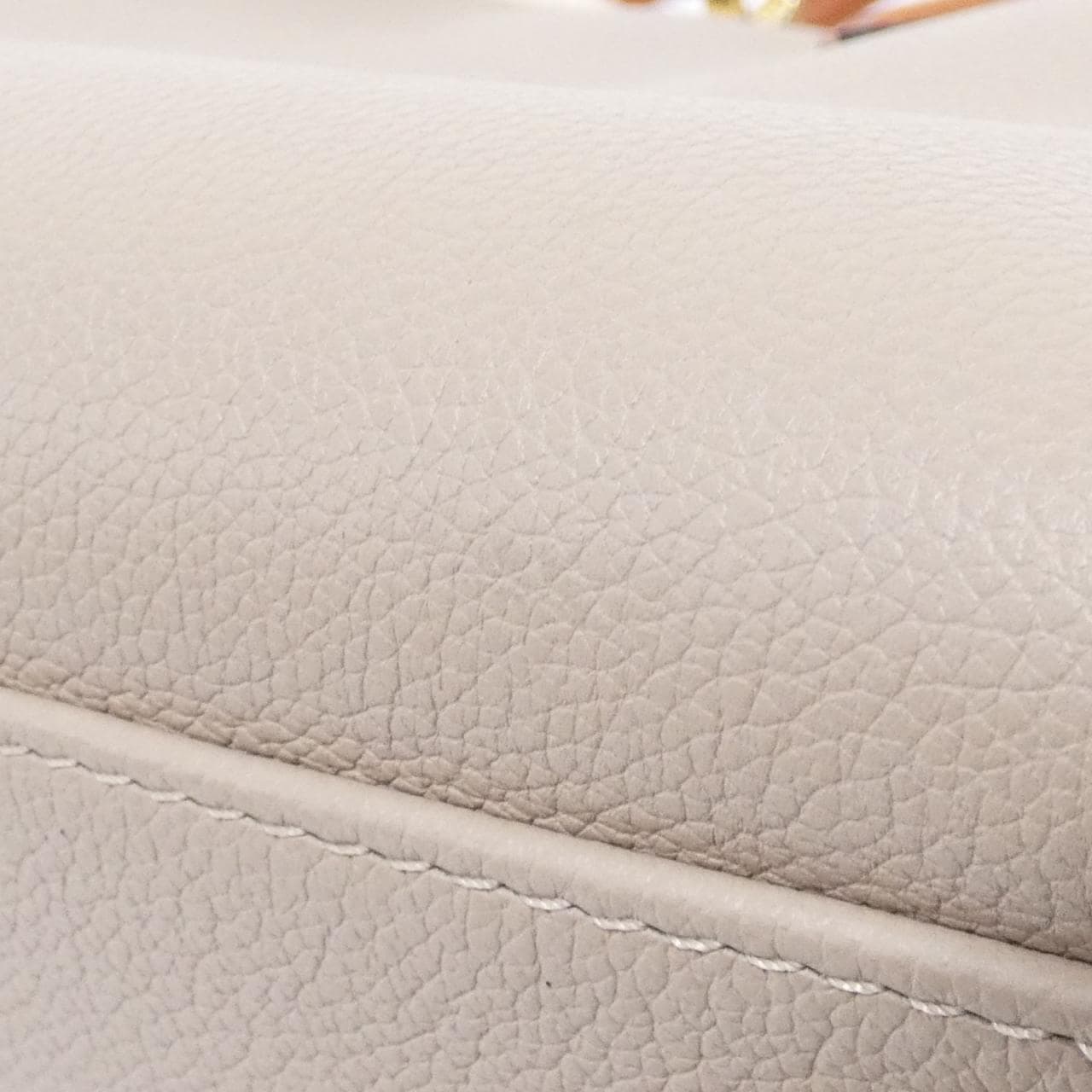 LOUIS VUITTON M53825 Handbag