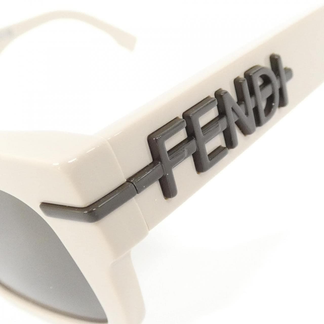FENDI 40091U Sunglasses