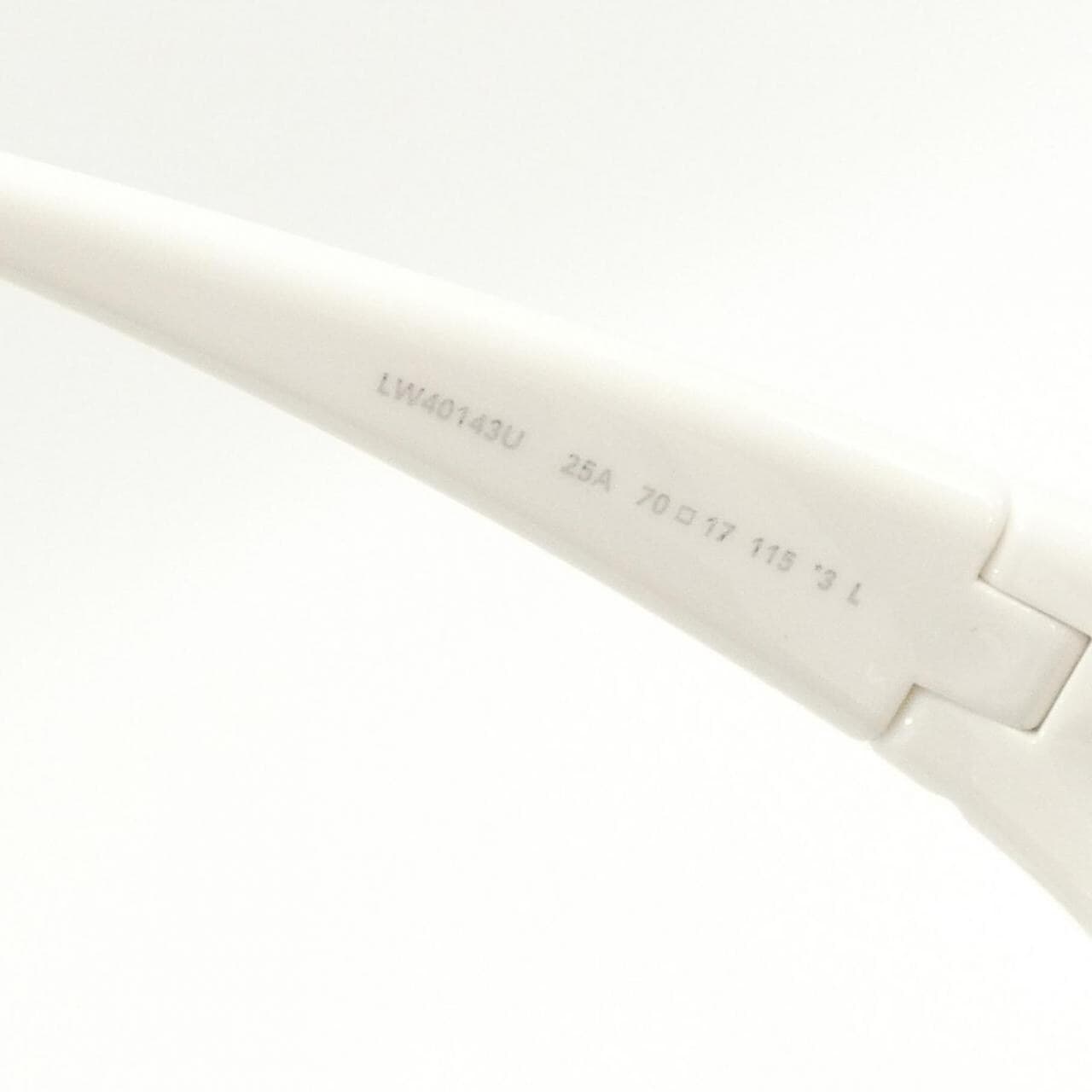 LOEWE 40143U Sunglasses