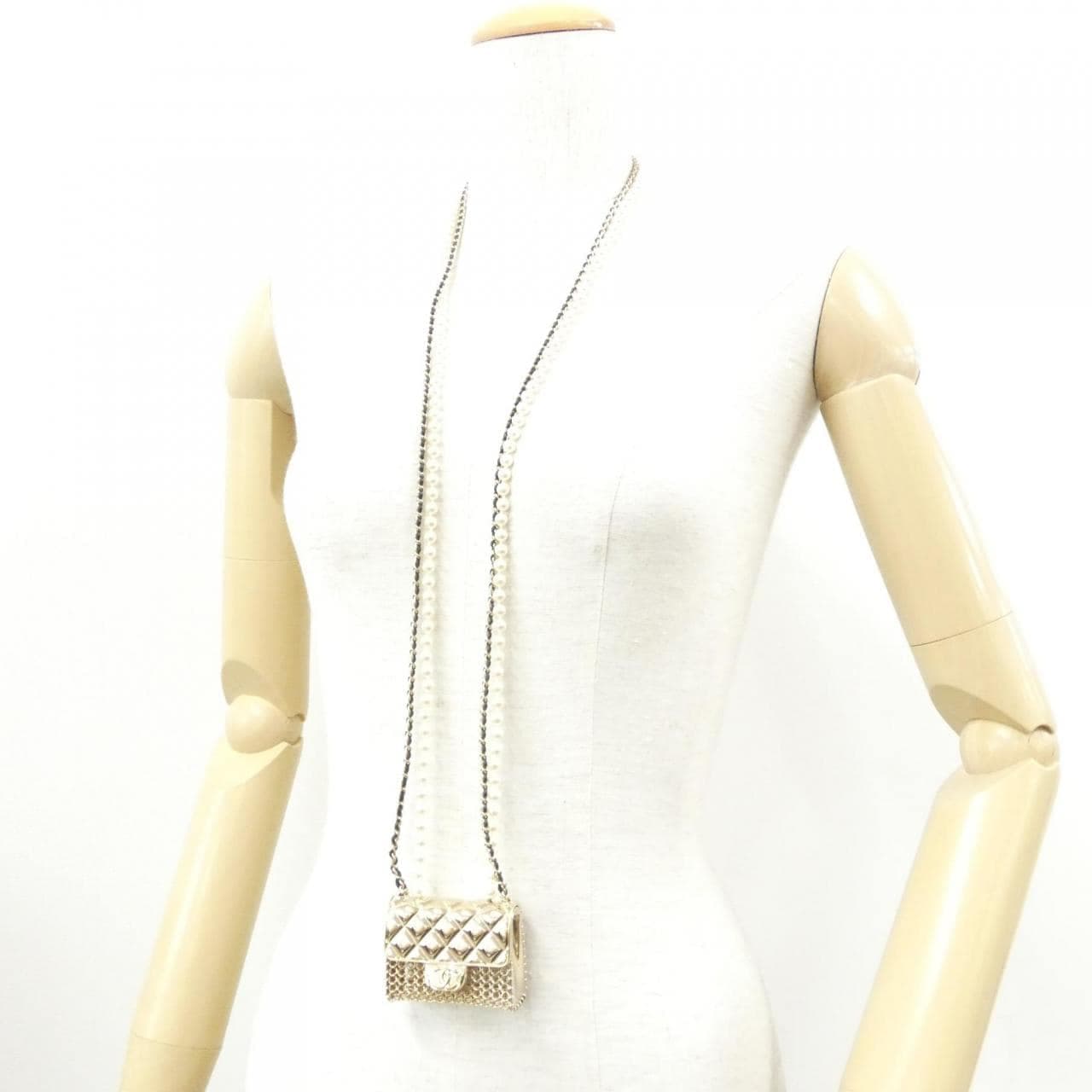 CHANEL AB6135 羊皮