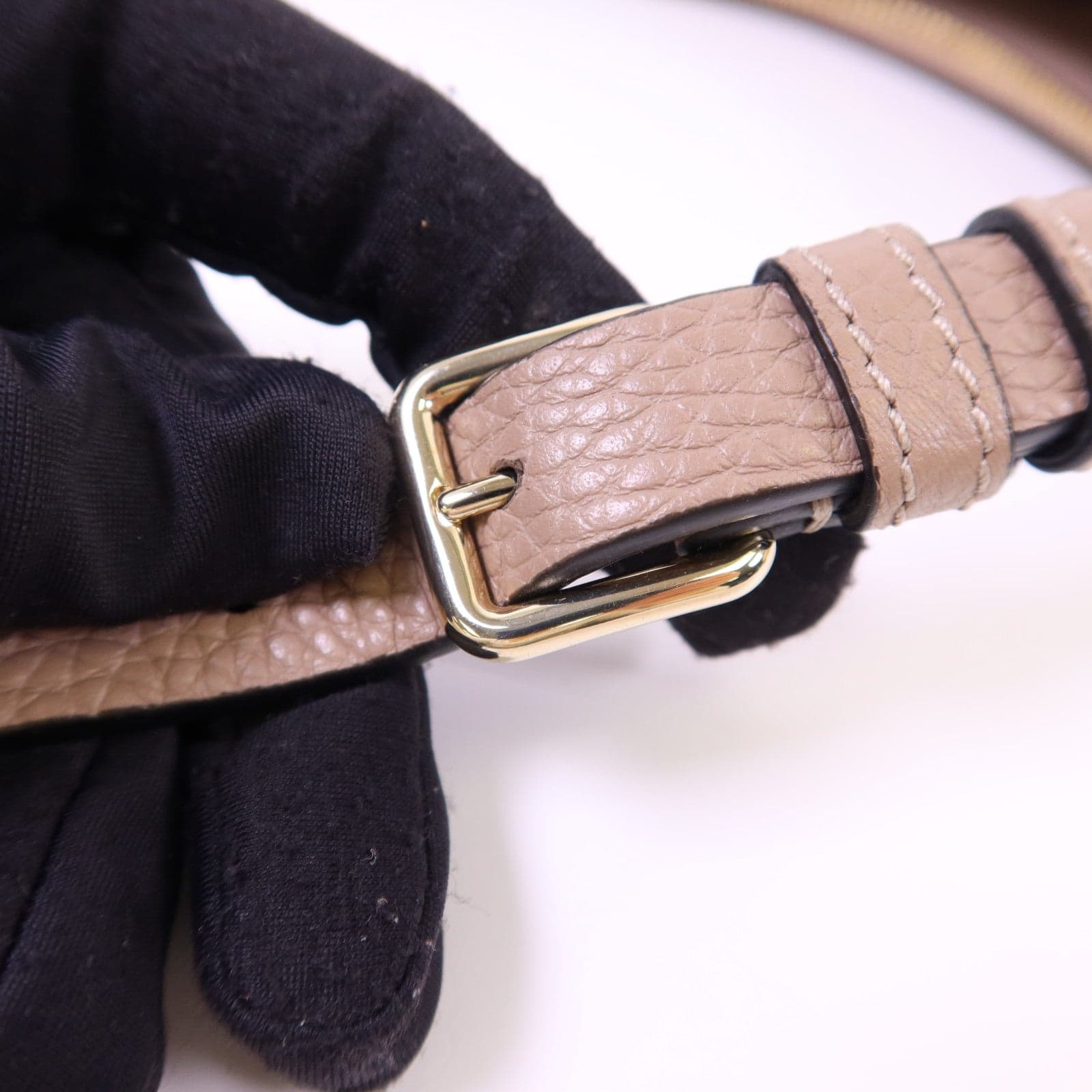 LOUIS VUITTON 6W2P0A17VSH 肩背包 牛皮