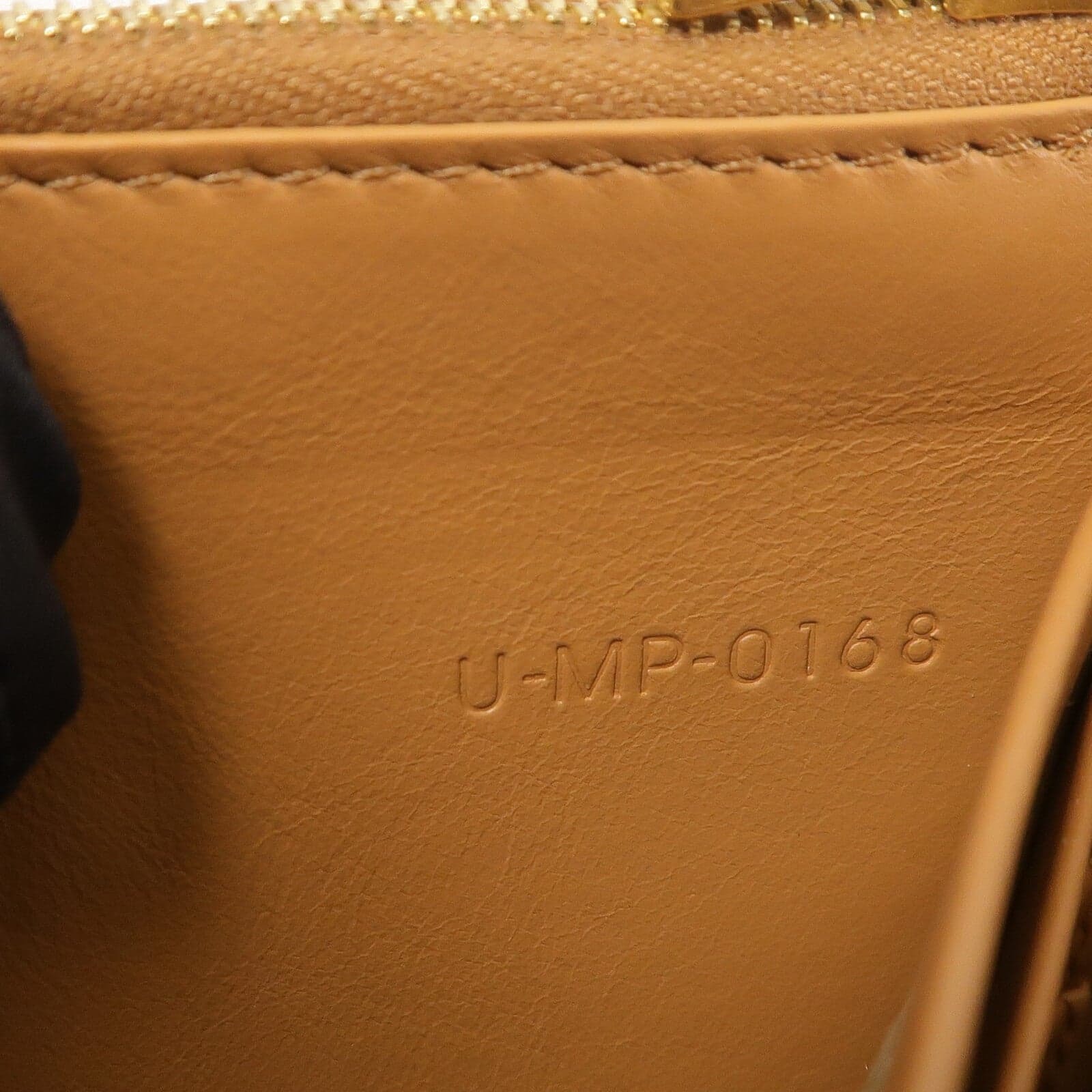 LOUIS VUITTON 肩背包 牛皮