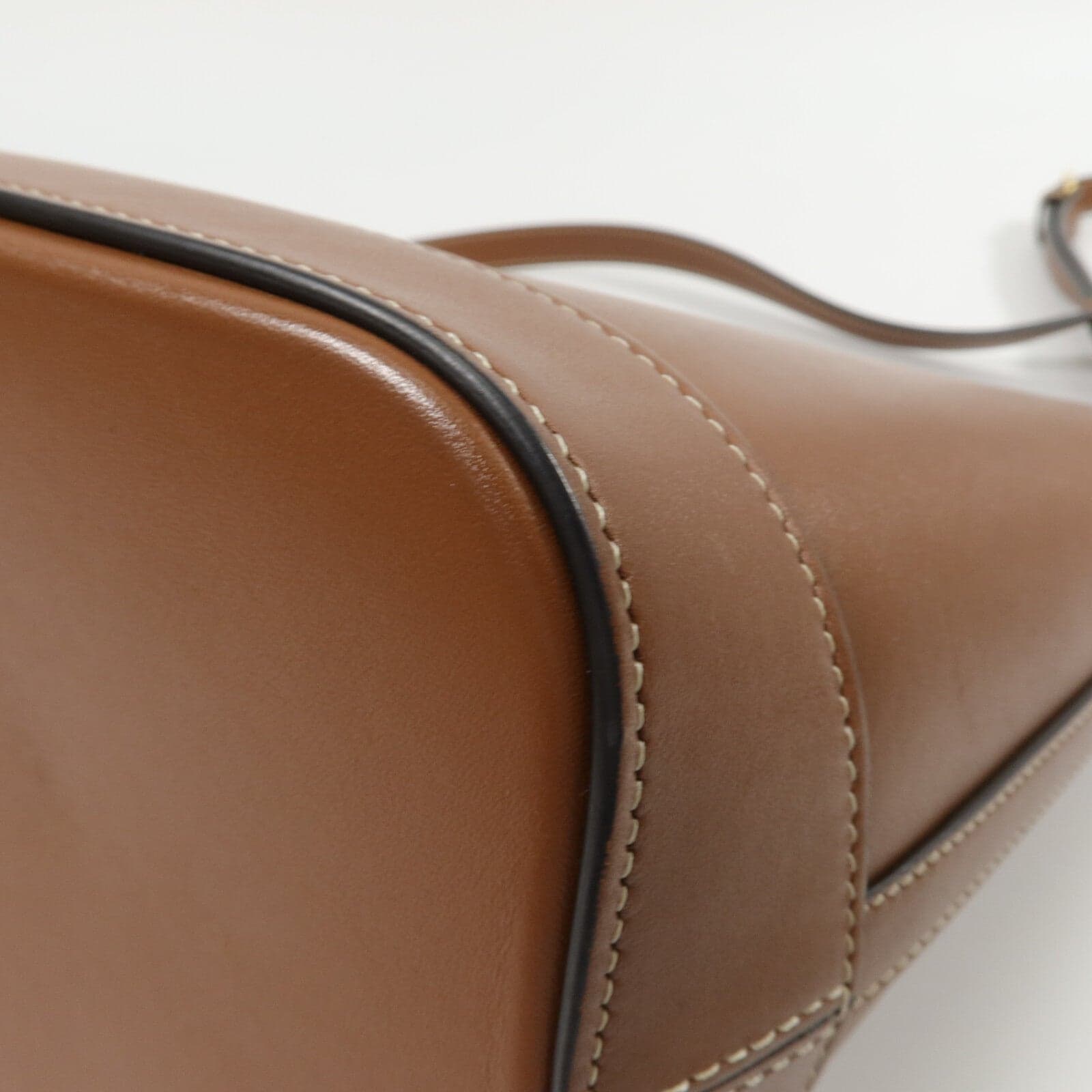 LOUIS VUITTON Bucket 肩背包 牛皮