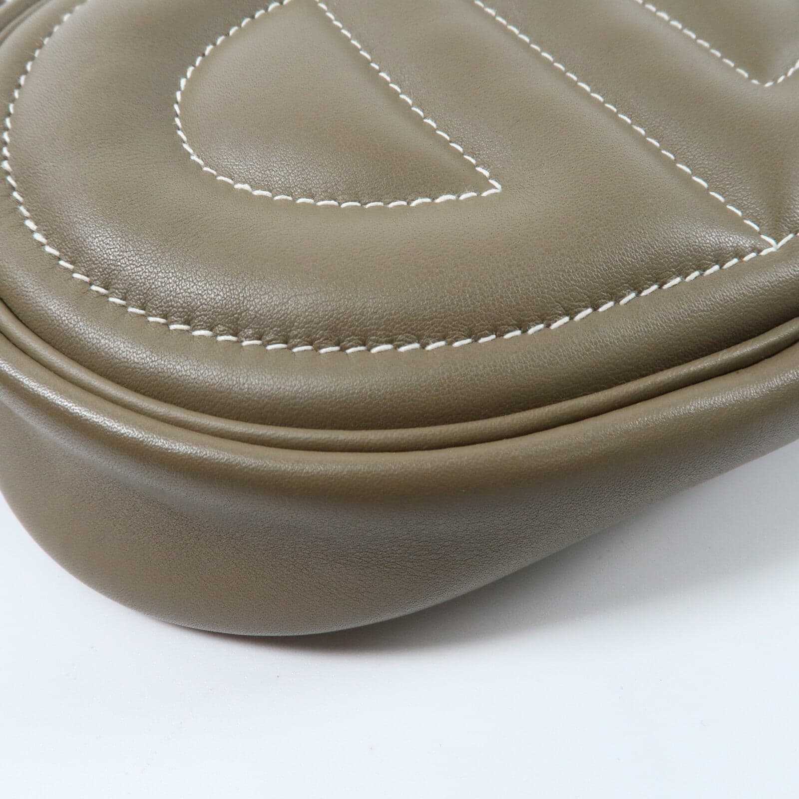 LOUIS VUITTON Loop 肩背包 牛皮