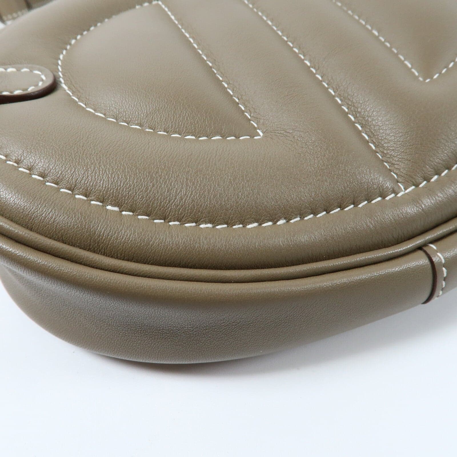 LOUIS VUITTON Loop 肩背包 牛皮