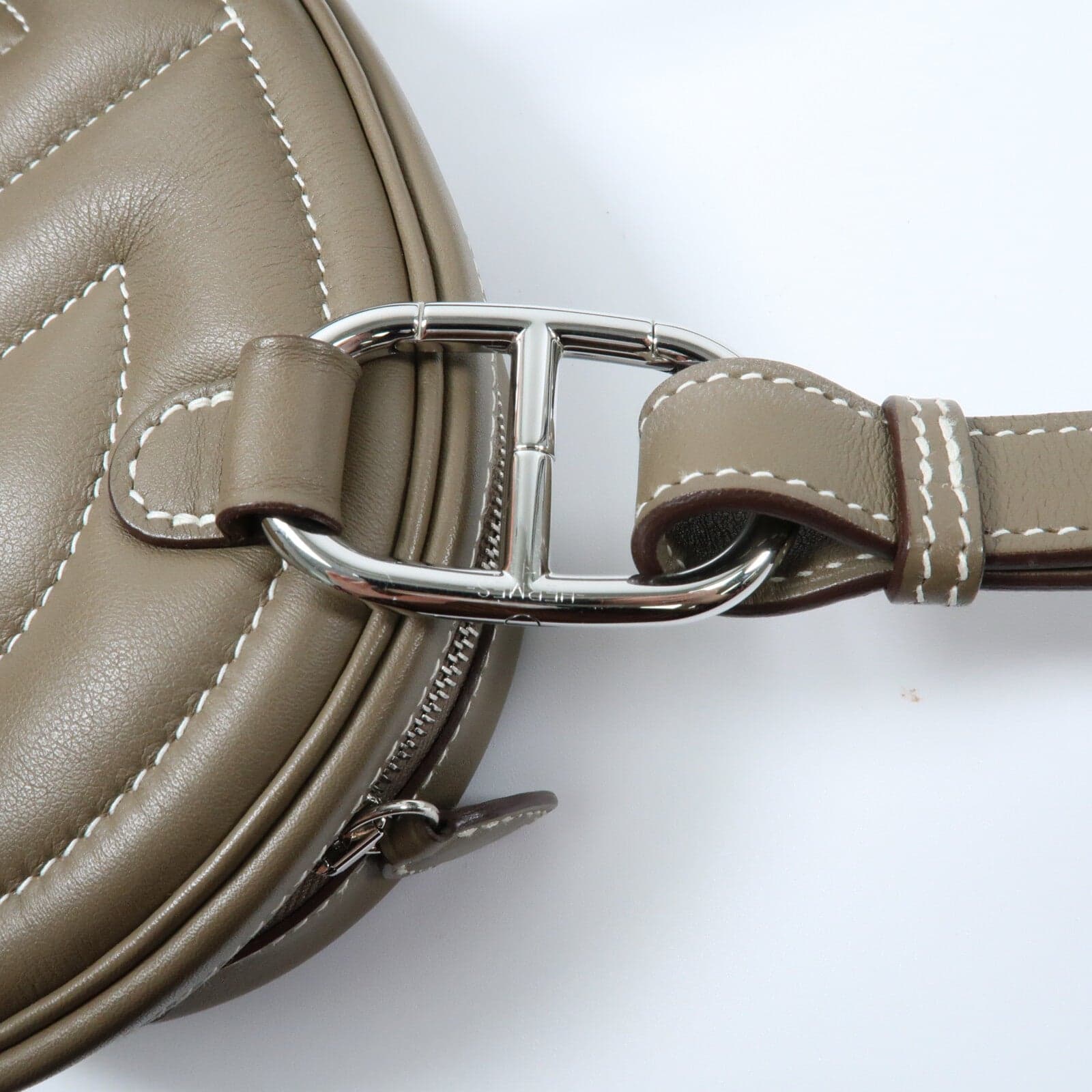 LOUIS VUITTON Loop 肩背包 牛皮