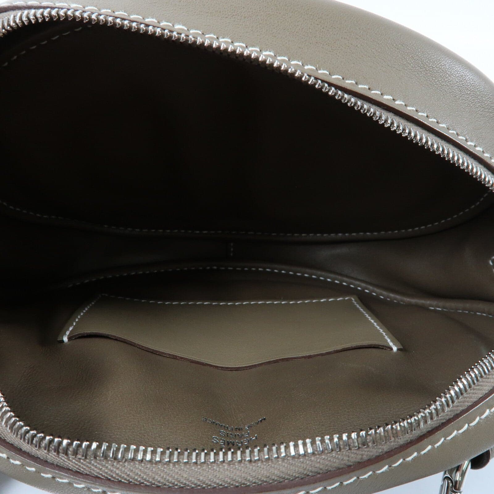 LOUIS VUITTON Loop 肩背包 牛皮