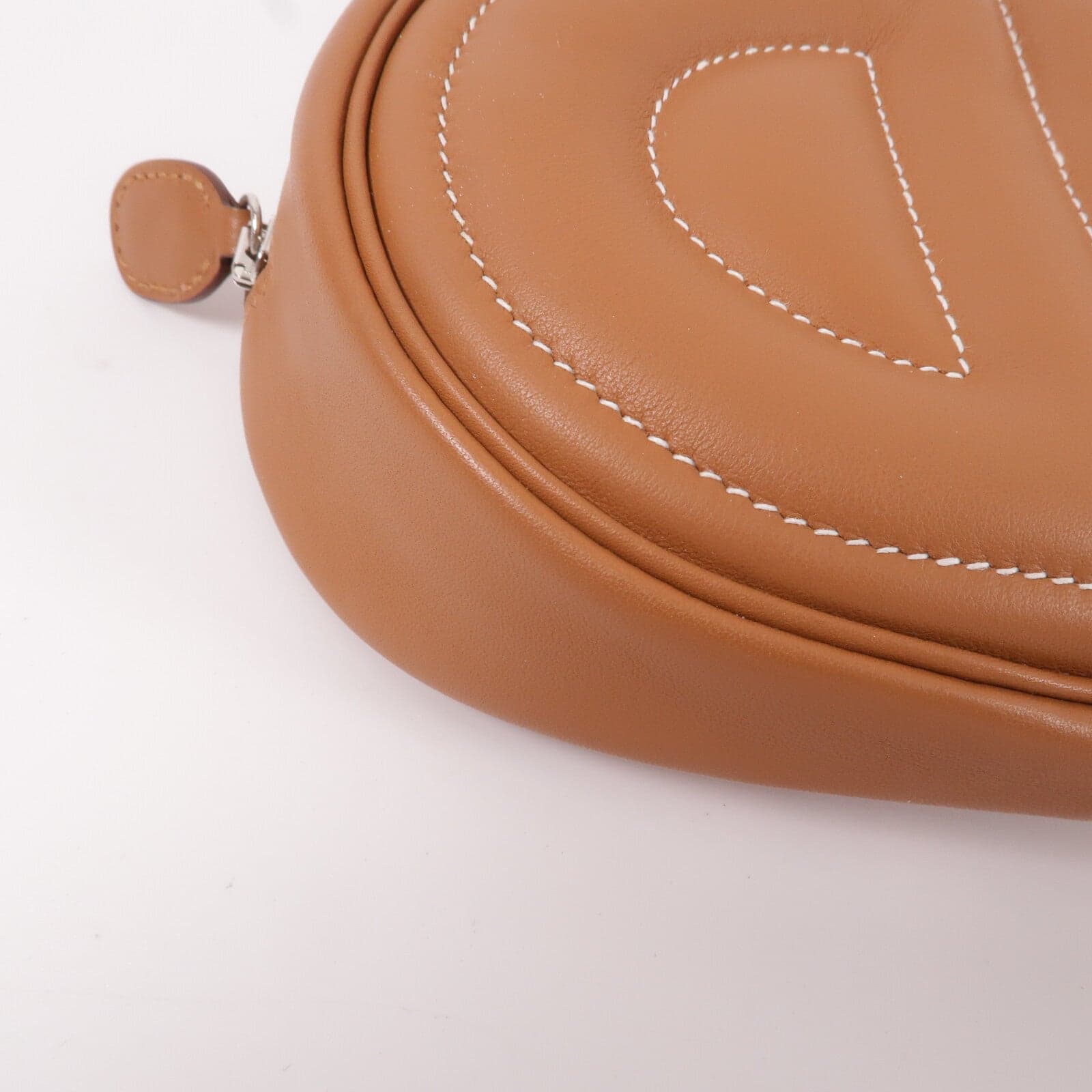 LOUIS VUITTON Loop 腰包 牛皮
