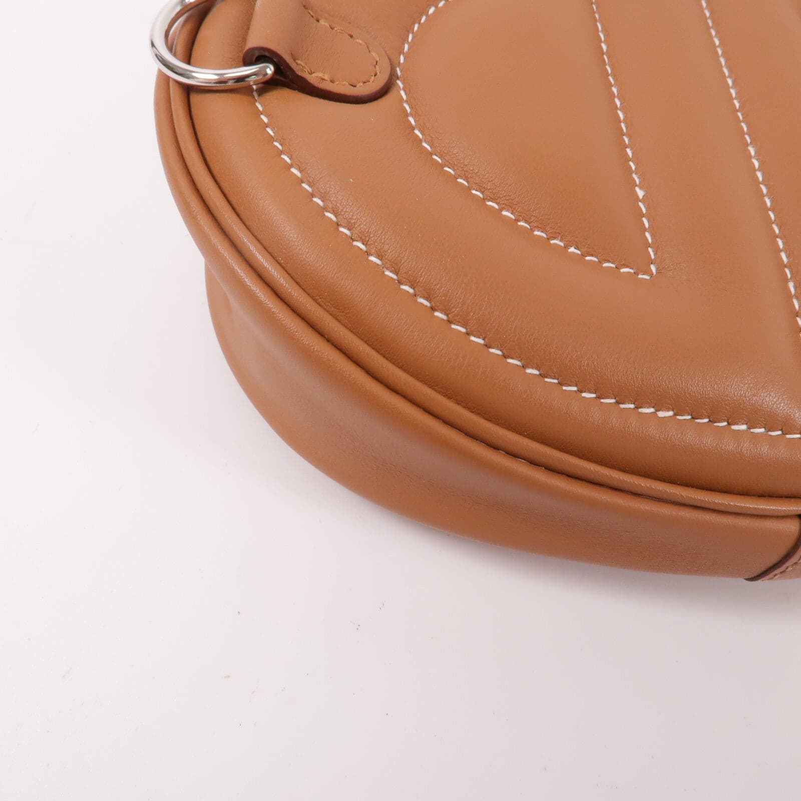 LOUIS VUITTON Loop 腰包 牛皮