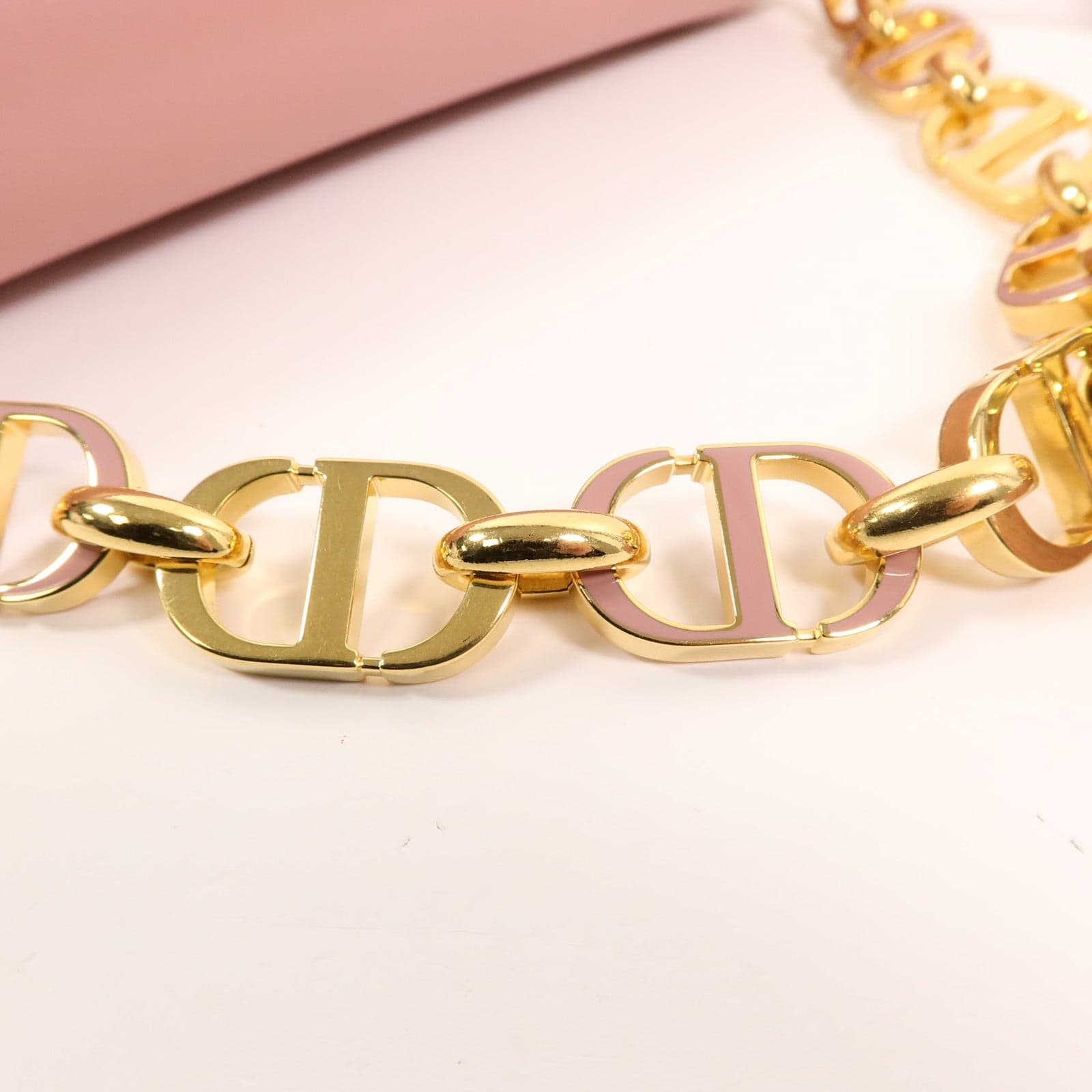 LOUIS VUITTON Montaigne 肩背包 牛皮