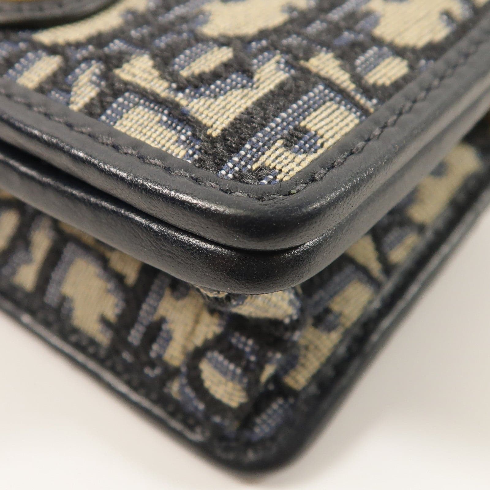 LOUIS VUITTON Montaigne S2105UTZQ-M928 肩背包 羊皮