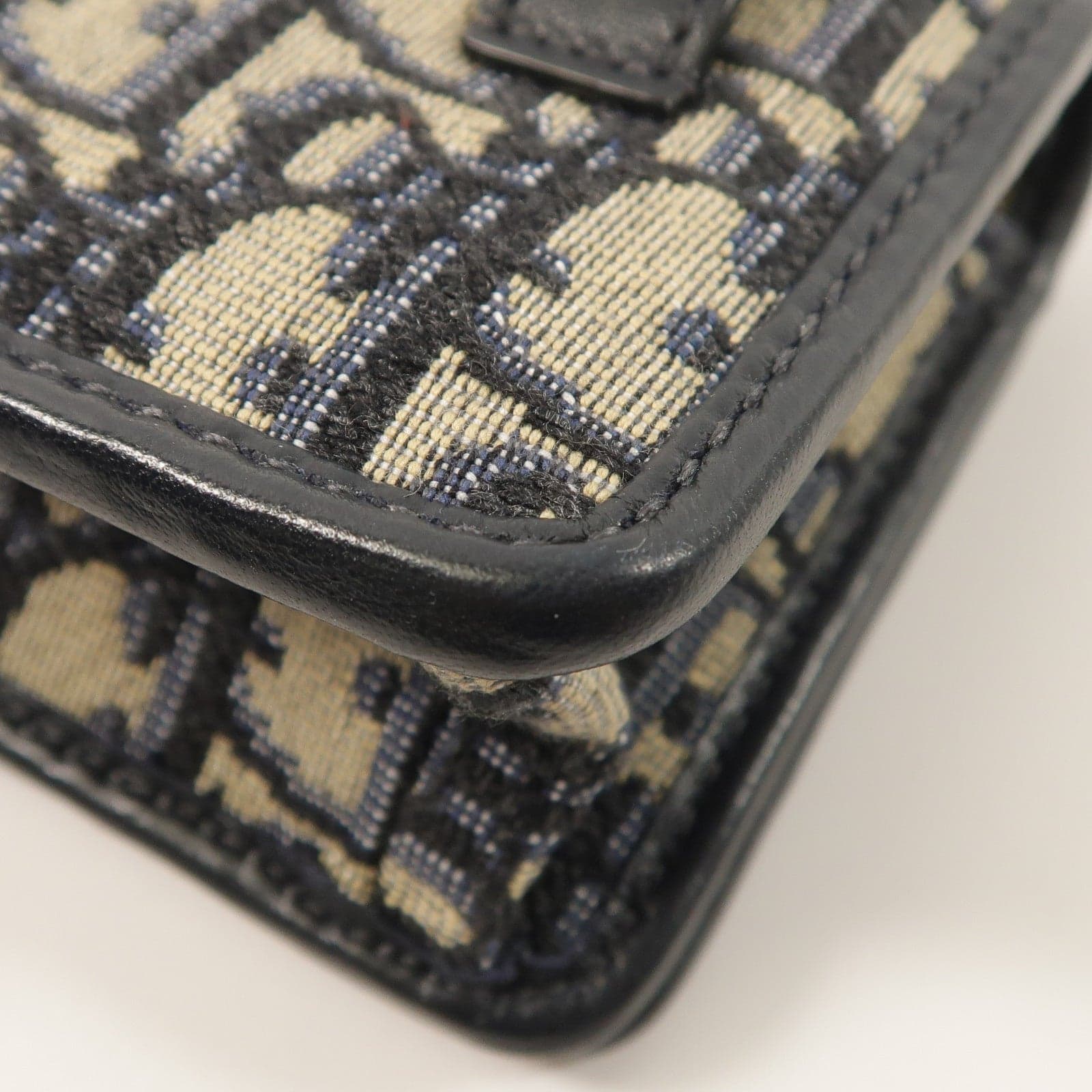 LOUIS VUITTON Montaigne S2105UTZQ-M928 肩背包 羊皮