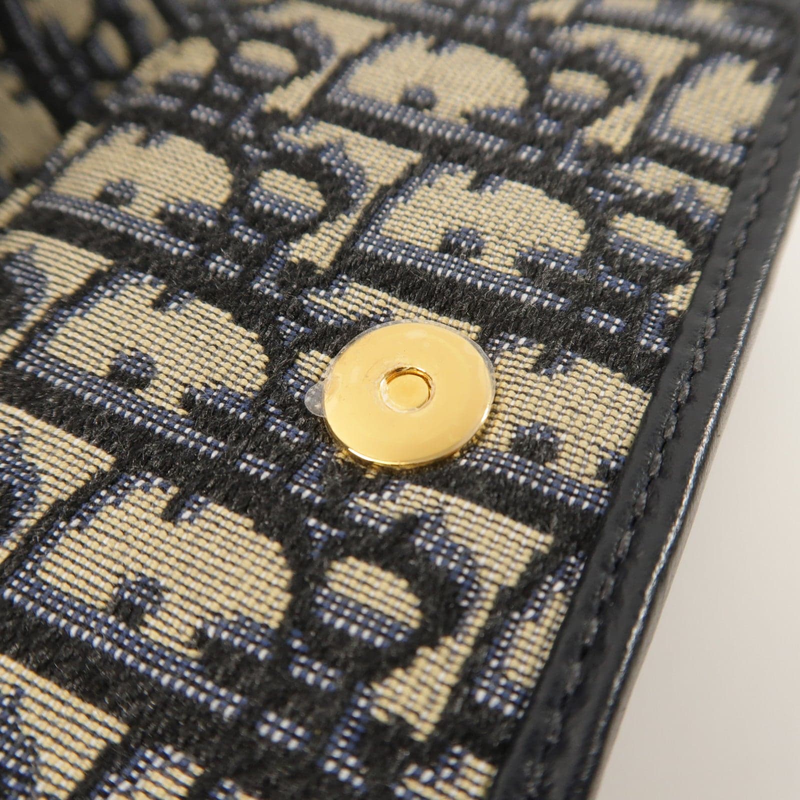LOUIS VUITTON Montaigne S2105UTZQ-M928 肩背包 羊皮