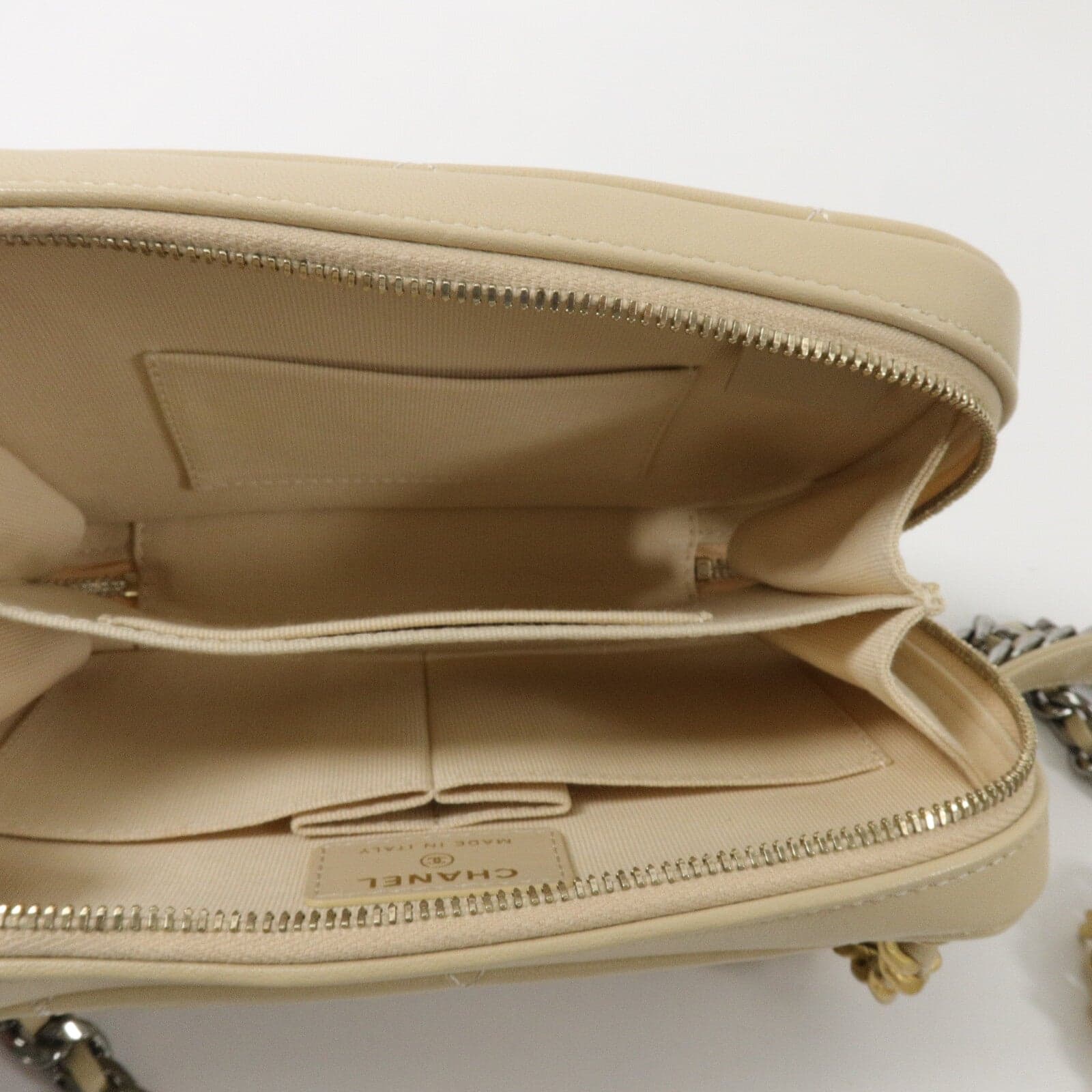 LOUIS VUITTON 肩背包 羊皮
