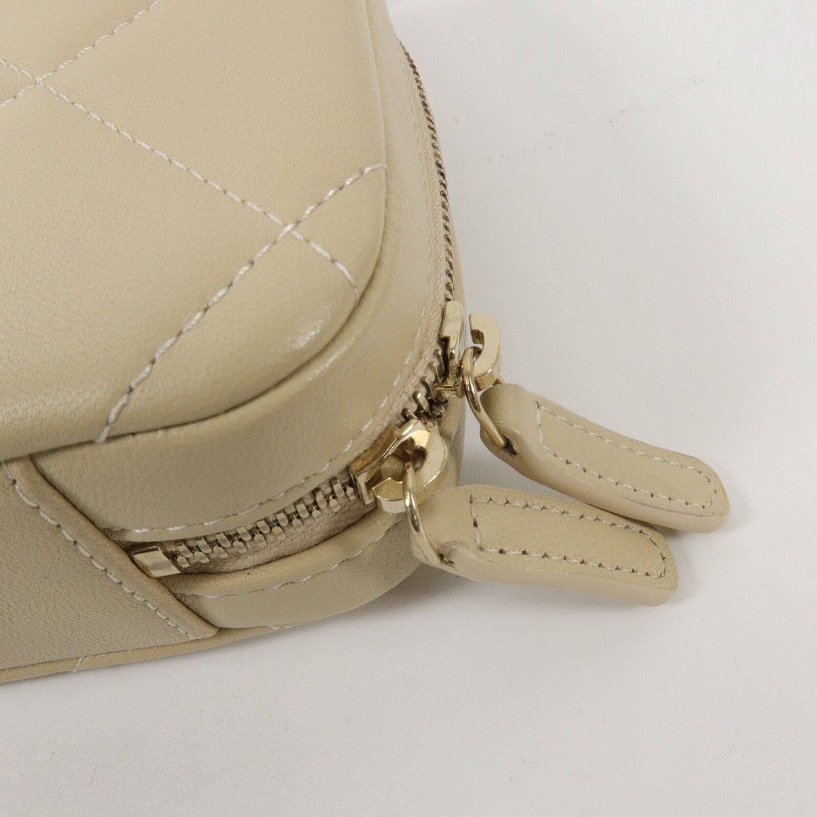 LOUIS VUITTON 肩背包 羊皮