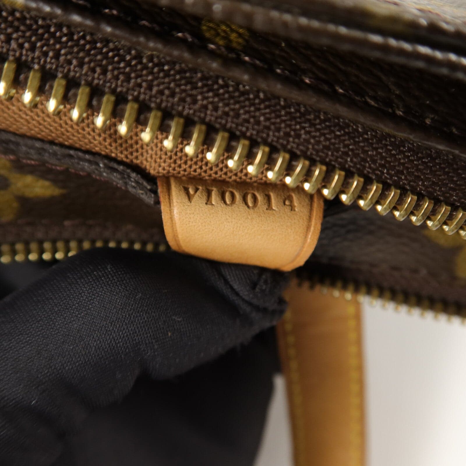 LOUIS VUITTON M51148 肩背包 塗層帆布
