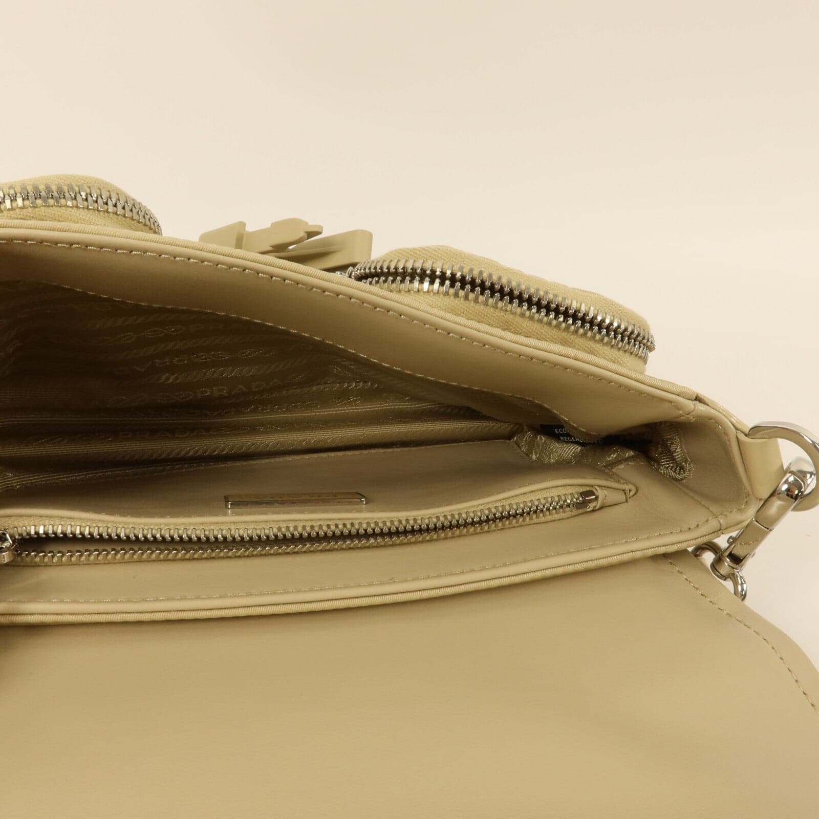 LOUIS VUITTON 1BD295 肩背包 尼龍