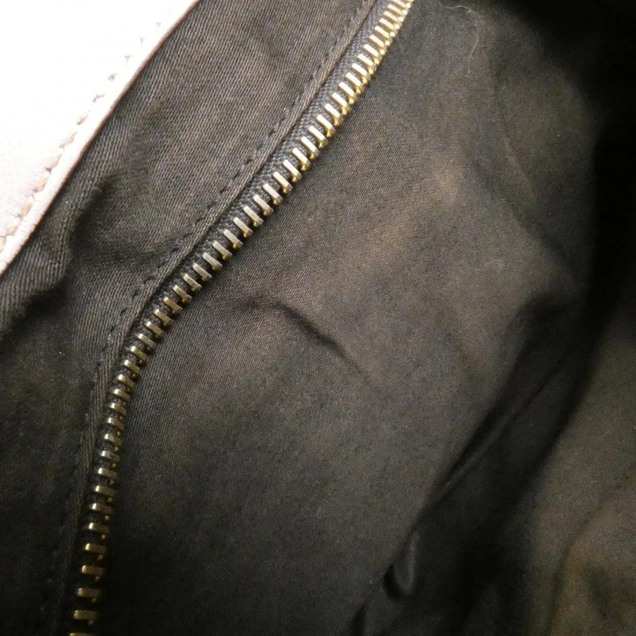MIU MIU RR1300 手提包 皮革