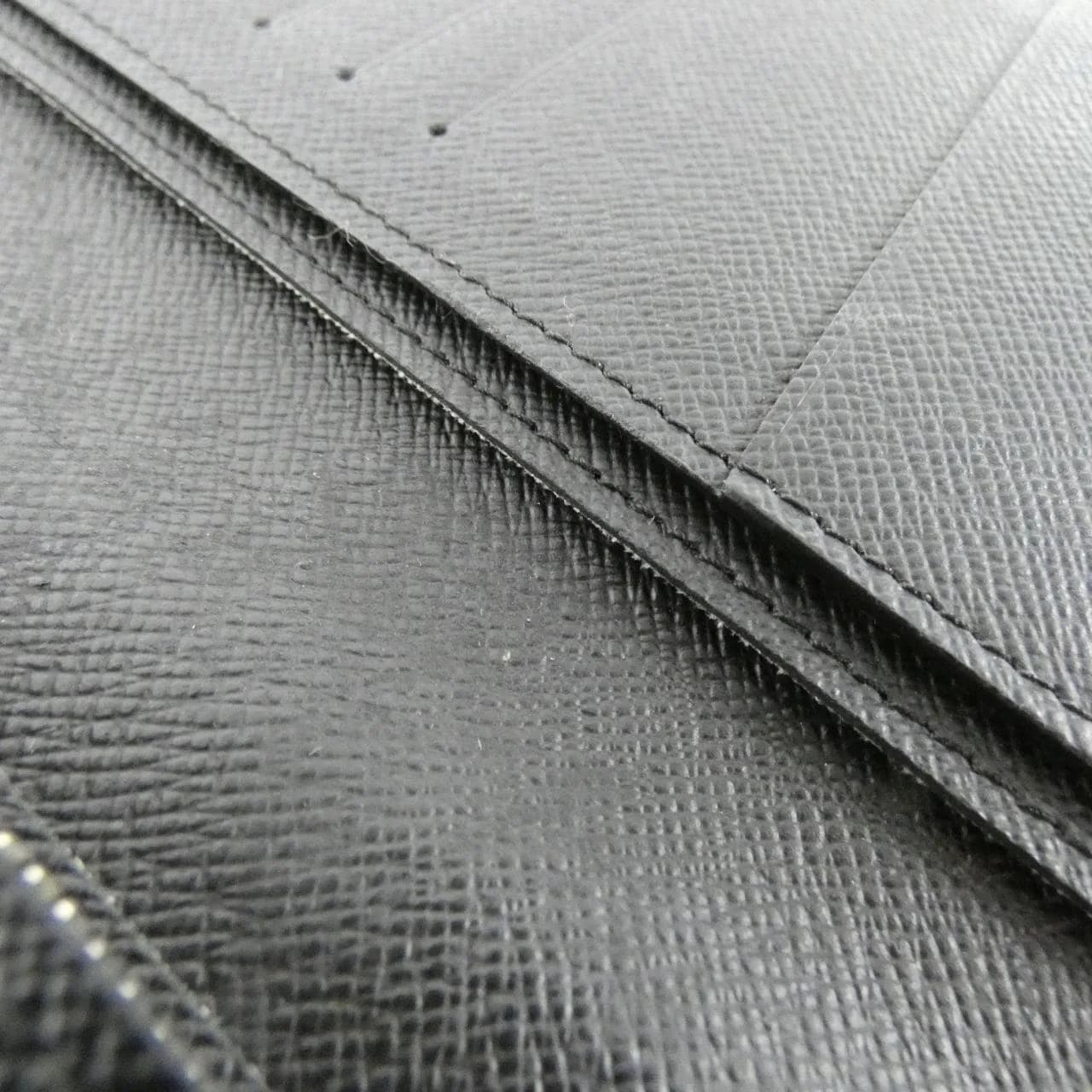 LOUIS VUITTON M30285 銀包