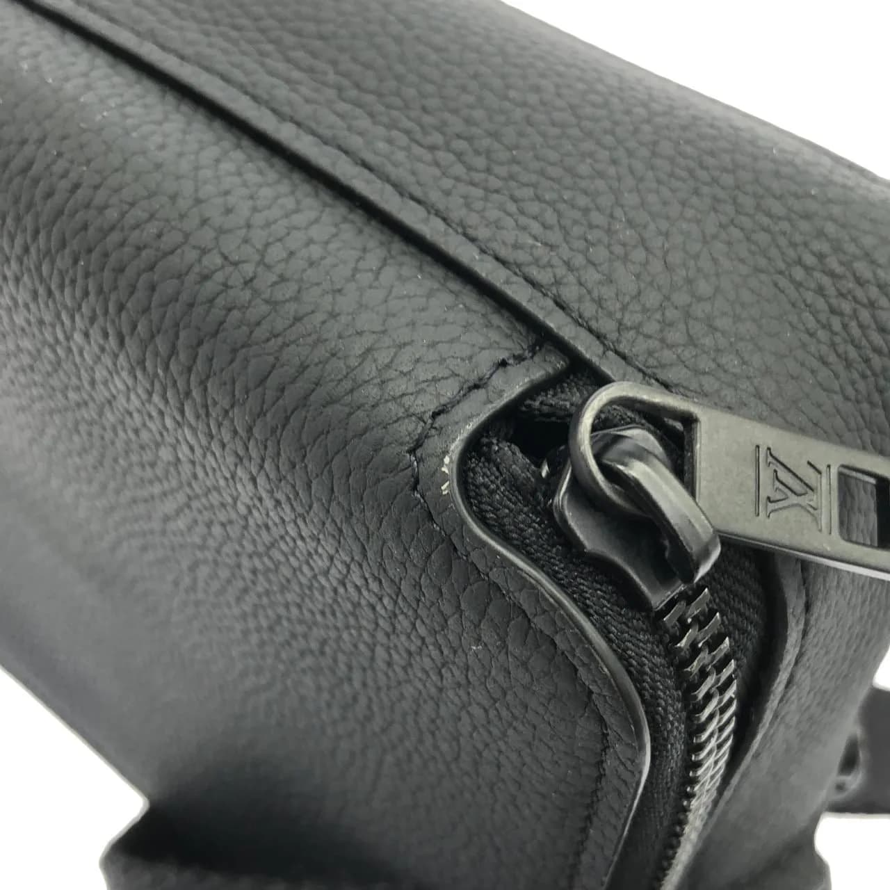 LOUIS VUITTON M59161 肩背包 羊皮