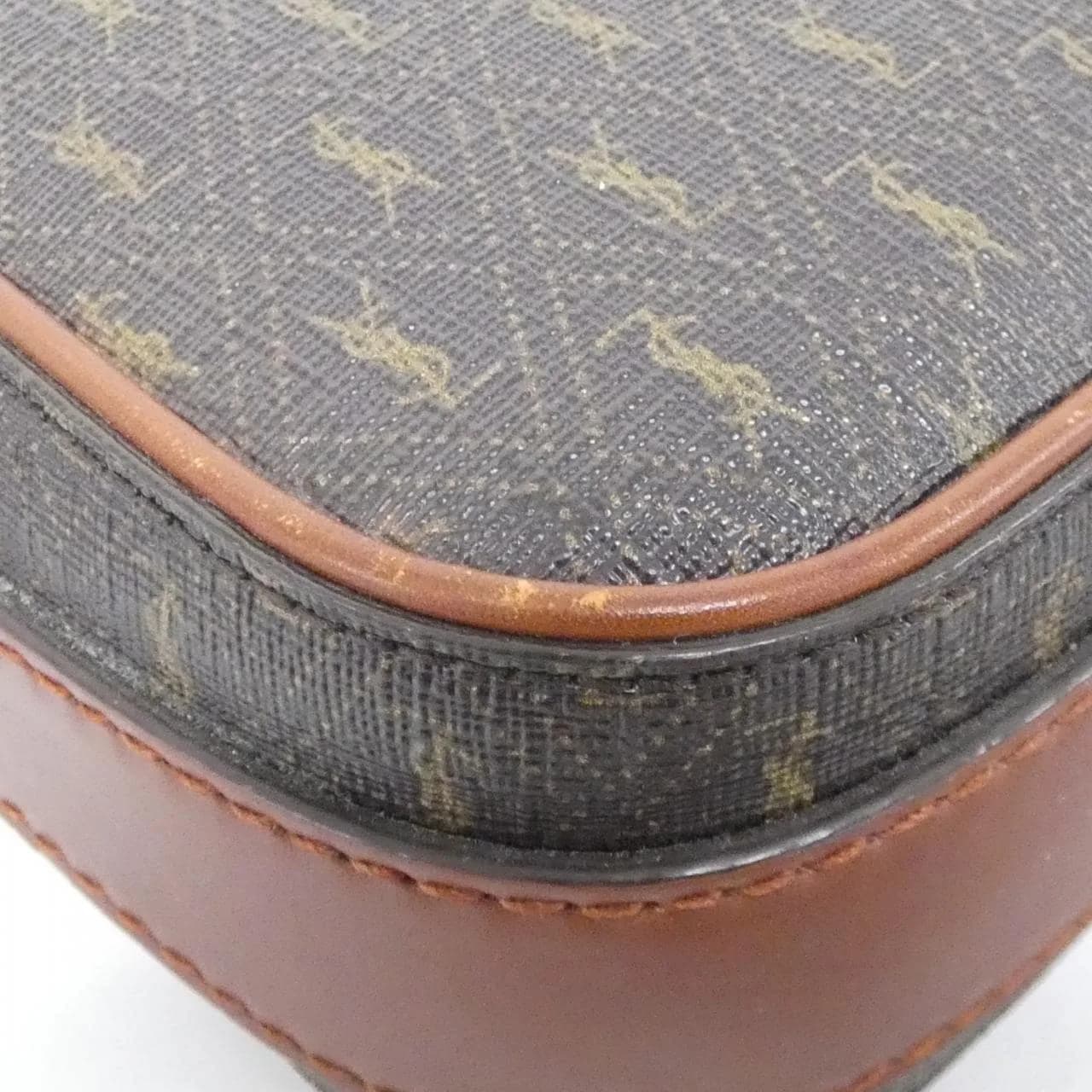 SAINT LAURENT 669957 2UY2W 肩背包 Monogram