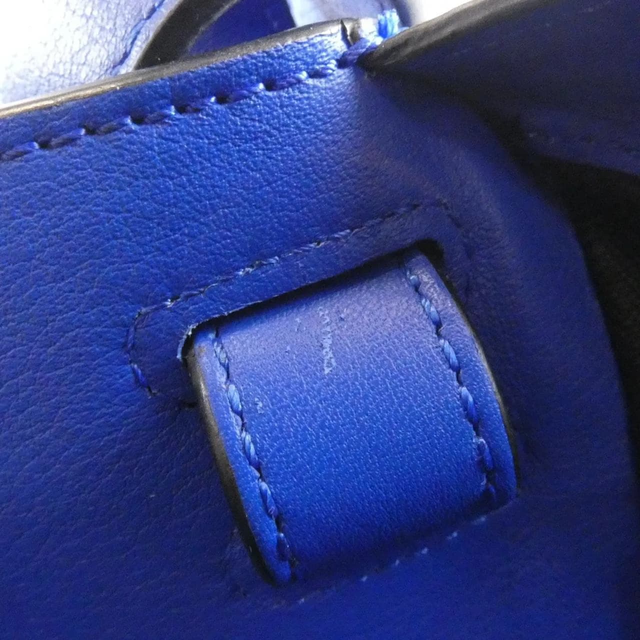 LOEWE Hammock 387 30EN60 肩背包
