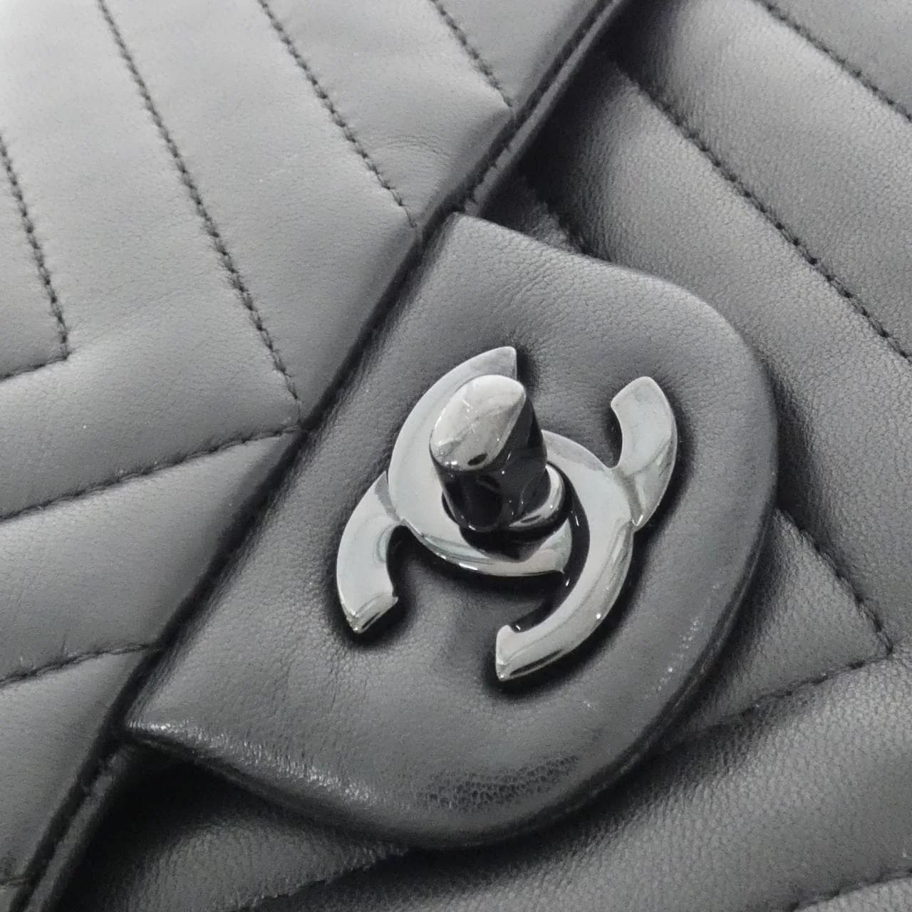 CHANEL Matelasse 1112 Shoulder Lambskin