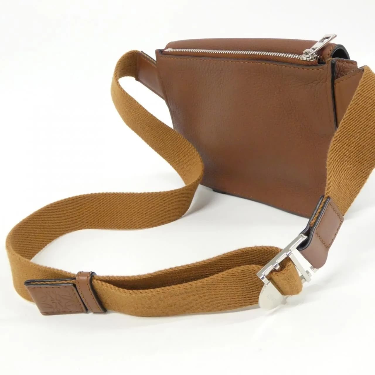 LOEWE 317 12AB23 肩背包
