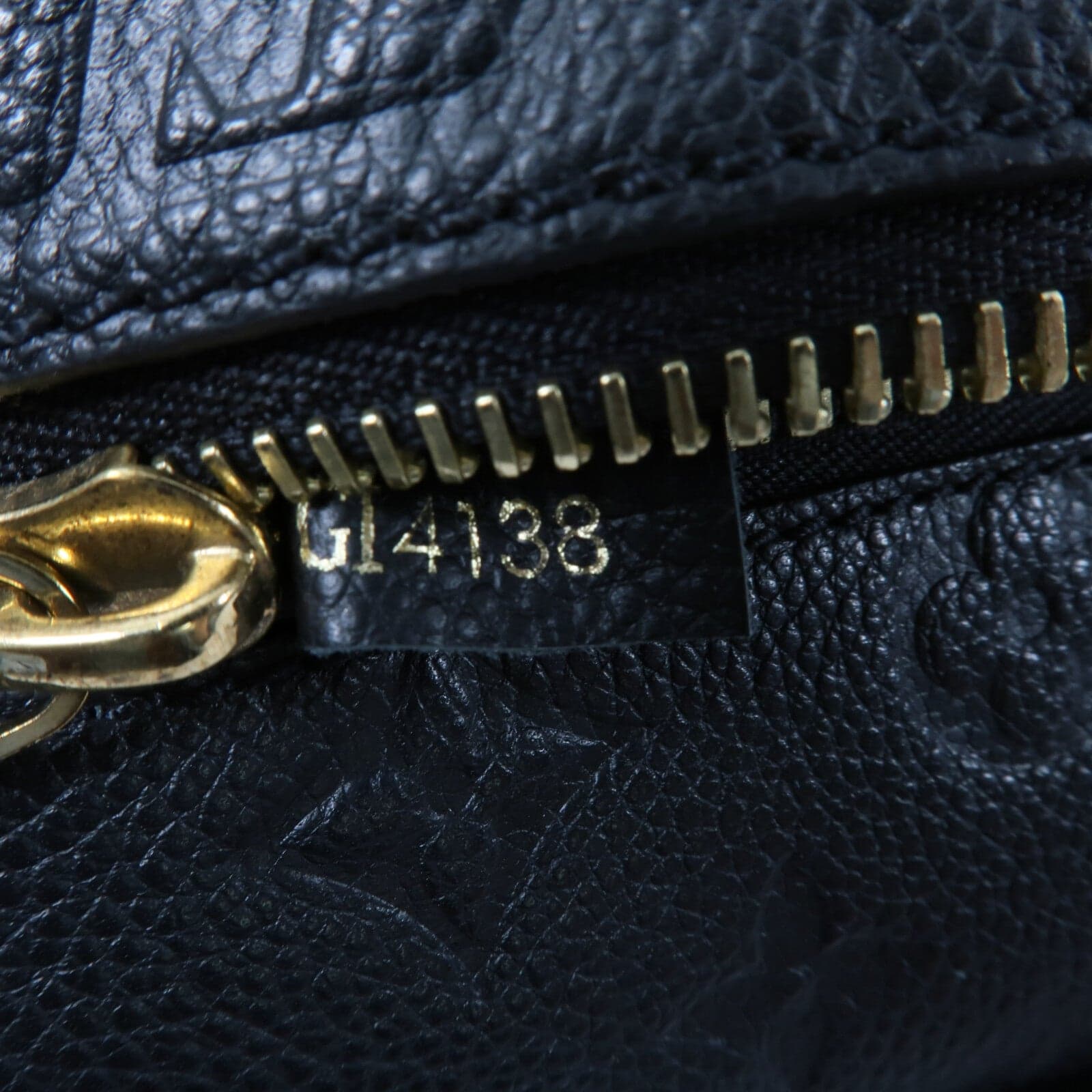 LOUIS VUITTON Pochette Metis M41487 2-Way Bag Calfskin