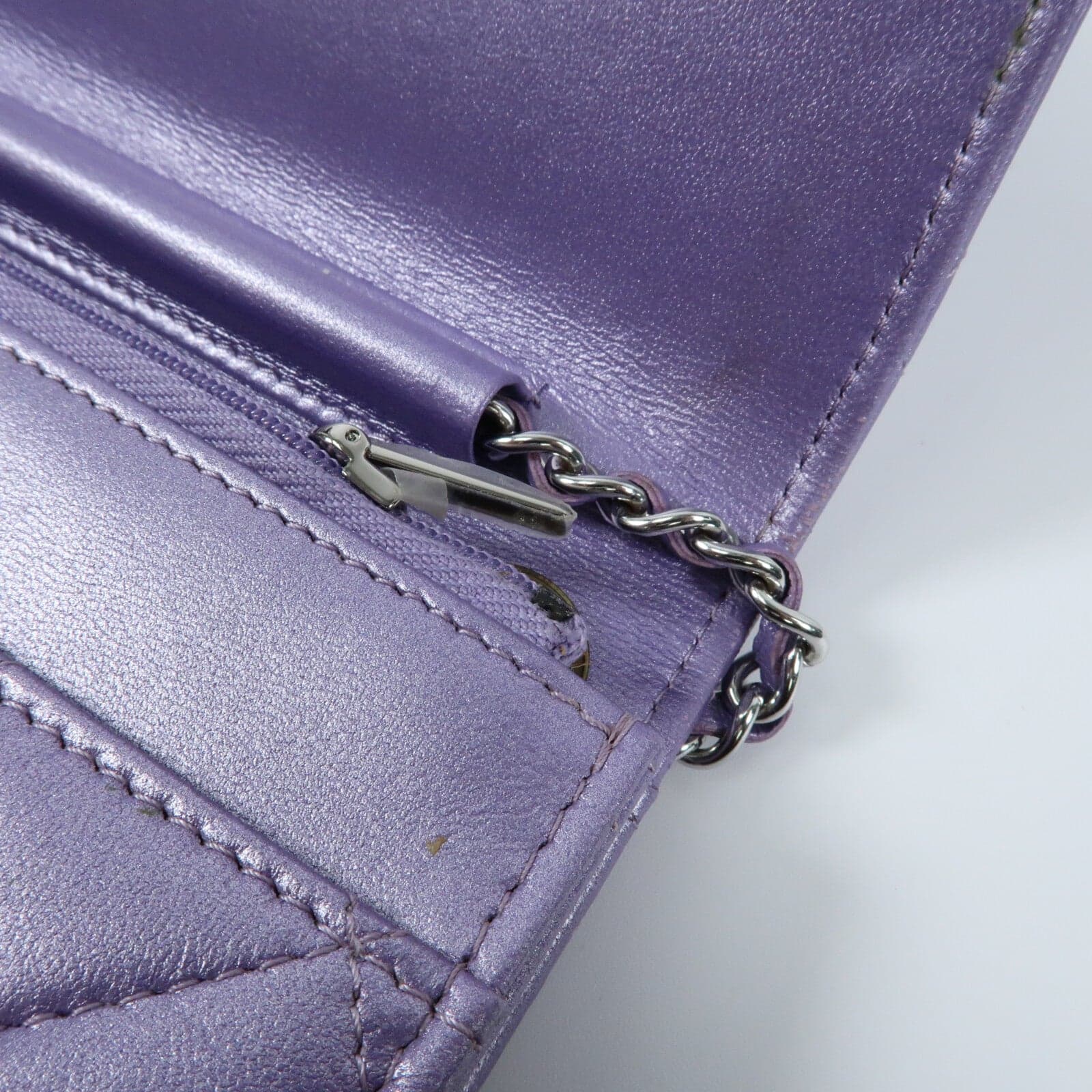 LOUIS VUITTON AP0250 肩背包 羊皮