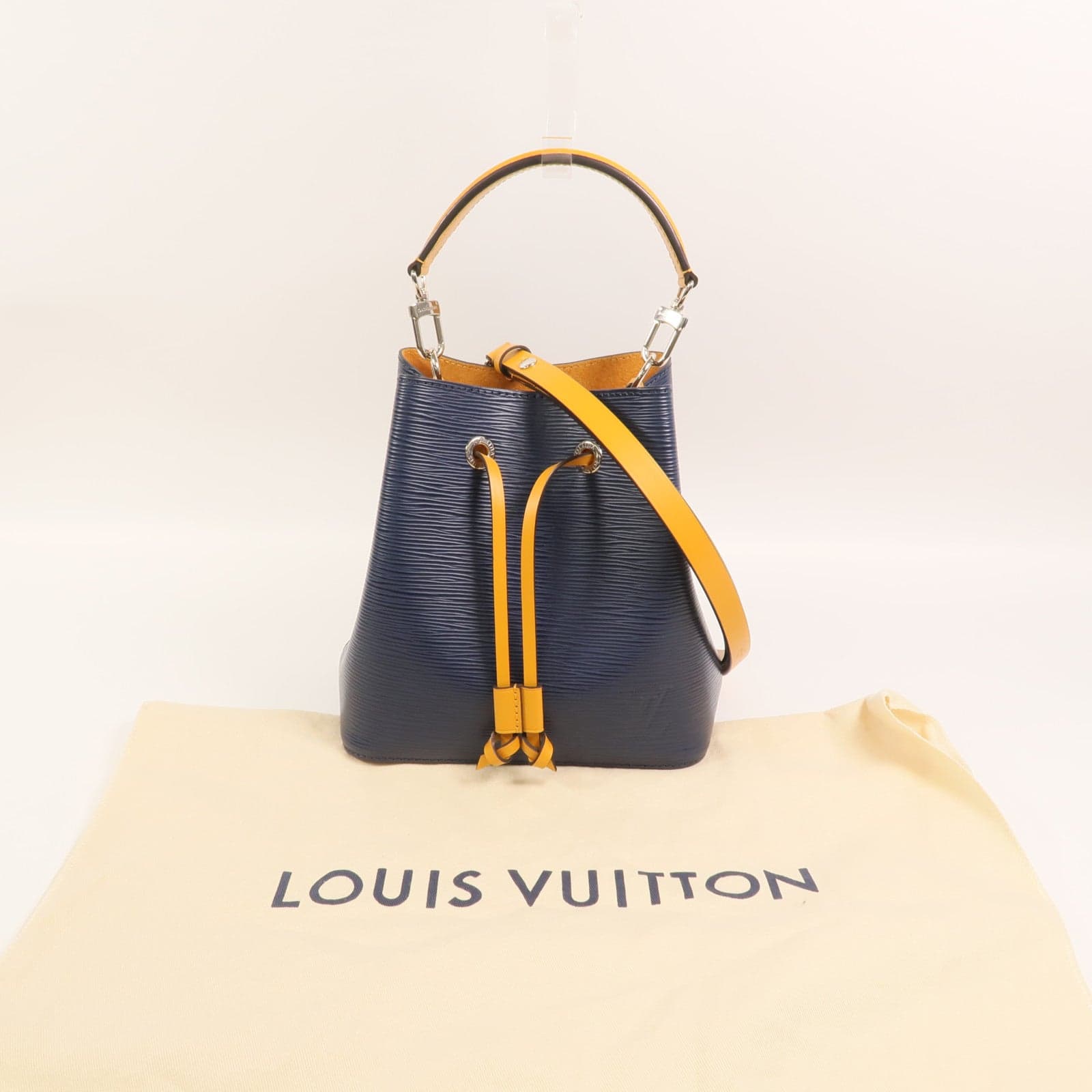 LOUIS VUITTON NeoNoe M53610 2-Way Bag Calfskin
