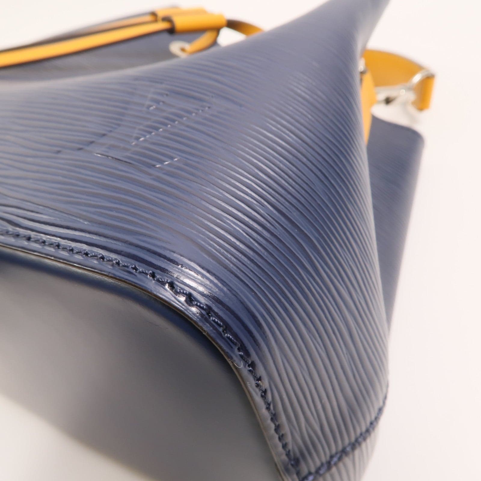 LOUIS VUITTON NeoNoe M53610 2-Way Bag Calfskin