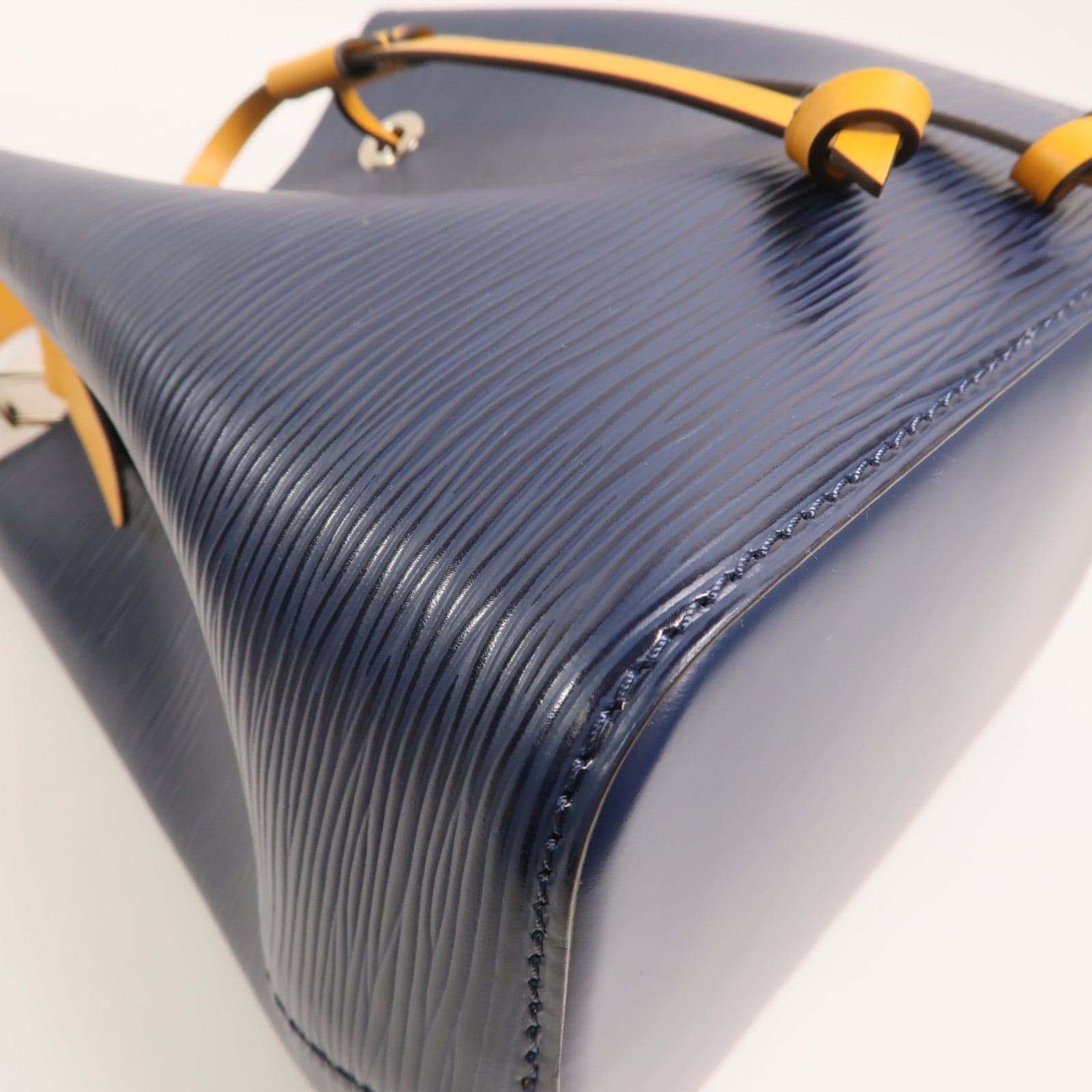 LOUIS VUITTON NeoNoe M53610 2-Way Bag Calfskin