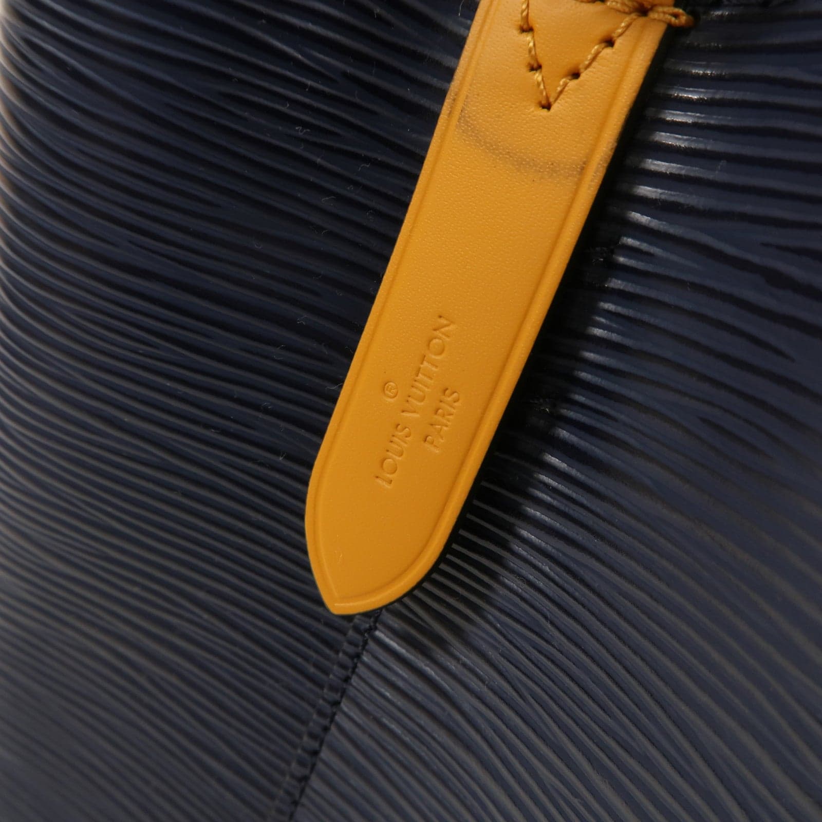 LOUIS VUITTON NeoNoe M53610 2-Way Bag Calfskin