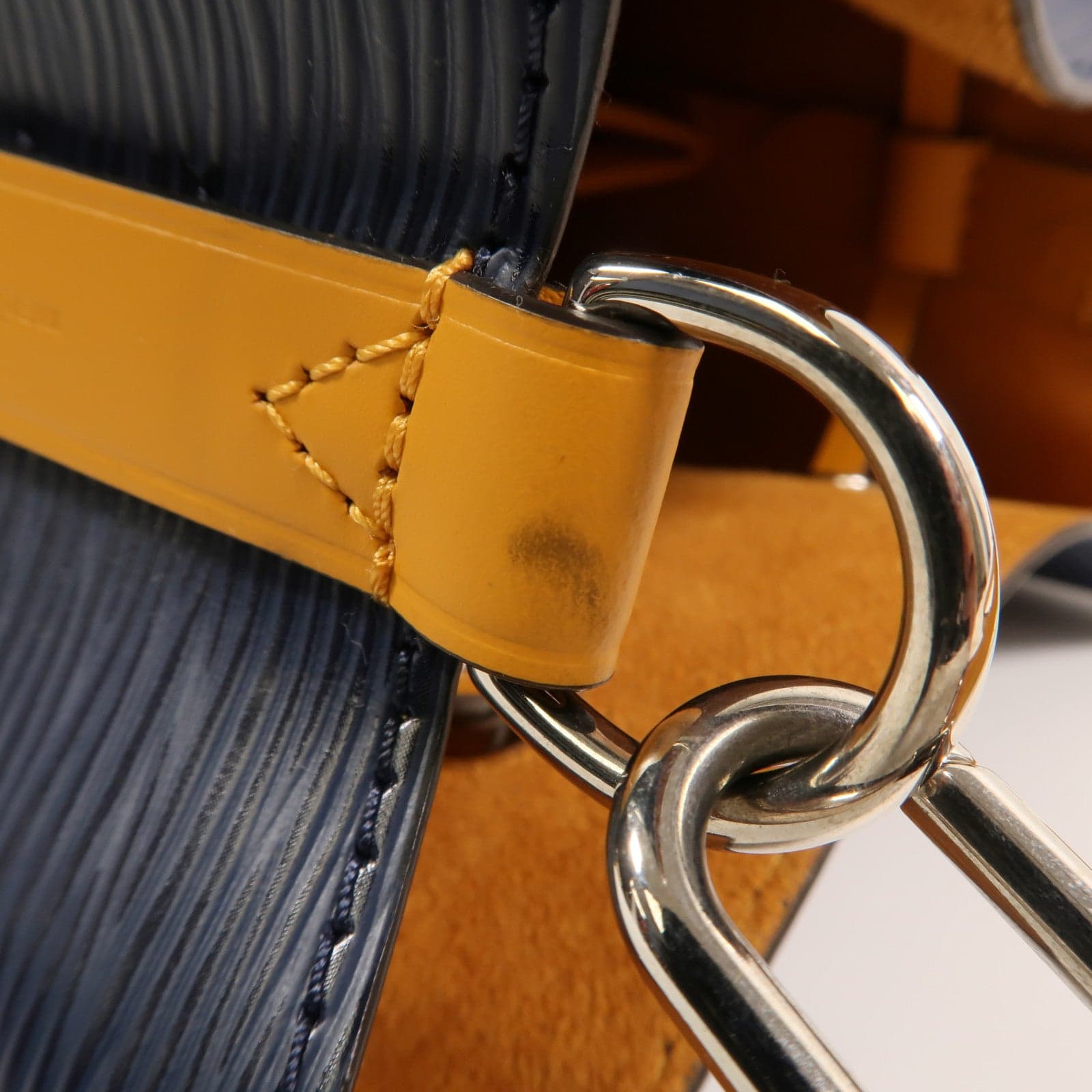 LOUIS VUITTON NeoNoe M53610 2-Way Bag Calfskin