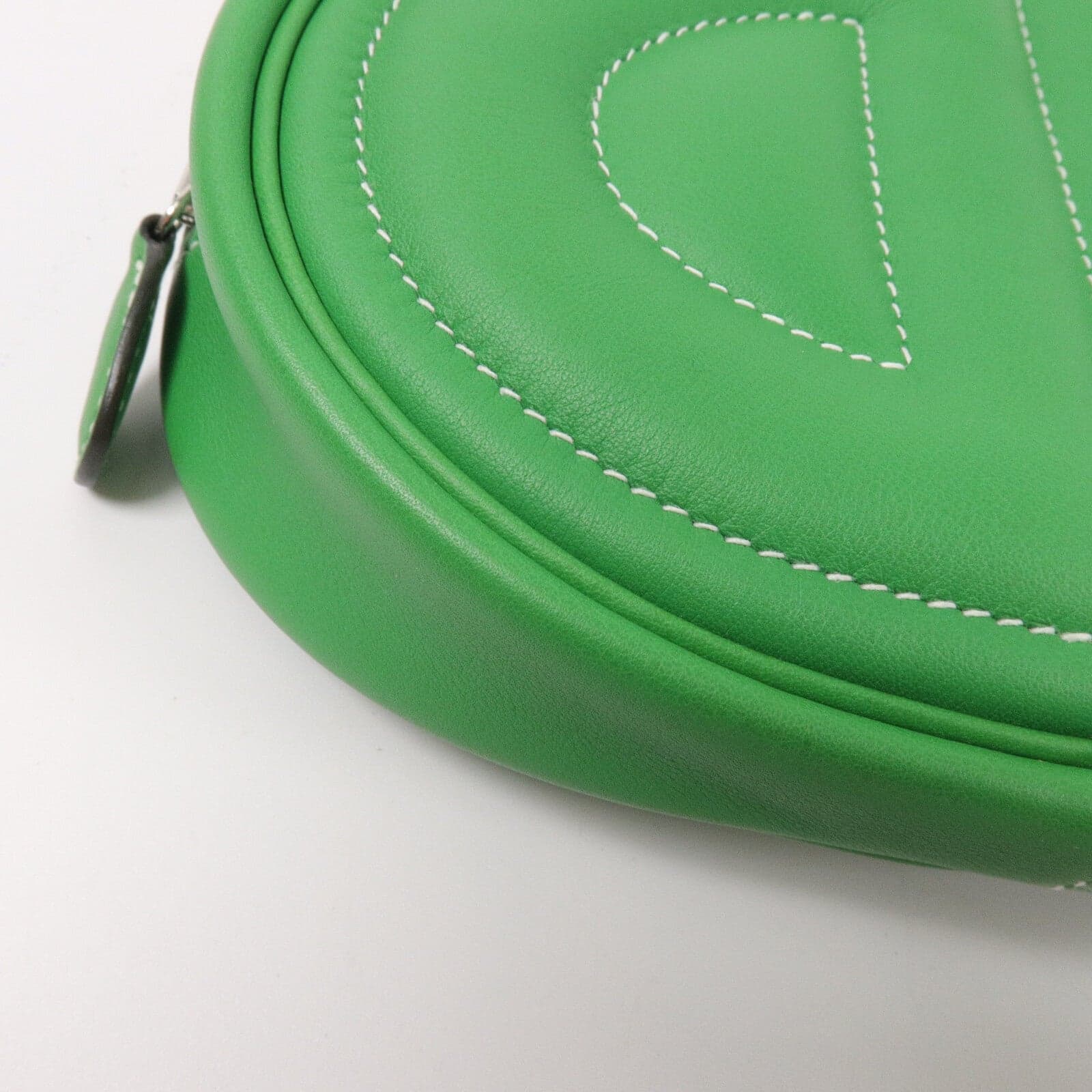 LOUIS VUITTON Loop 腰包 牛皮