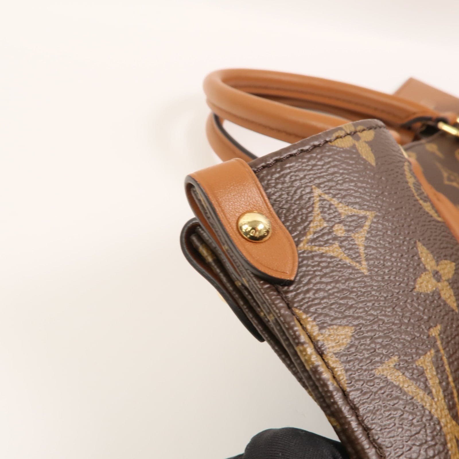 LOUIS VUITTON OnTheGo M14235 肩背包 塗層帆布