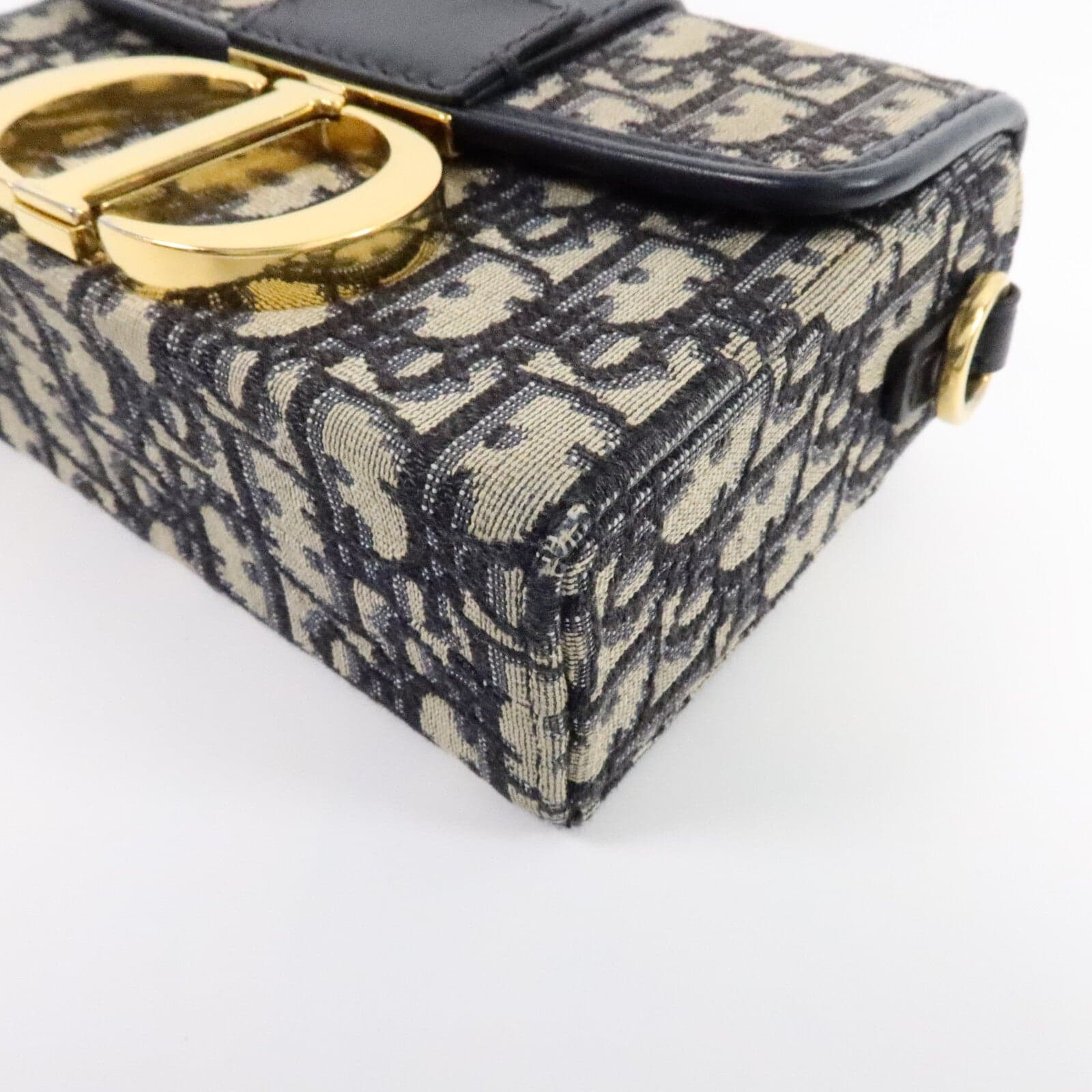 LOUIS VUITTON Montaigne M9204UTZQ 肩背包 帆布