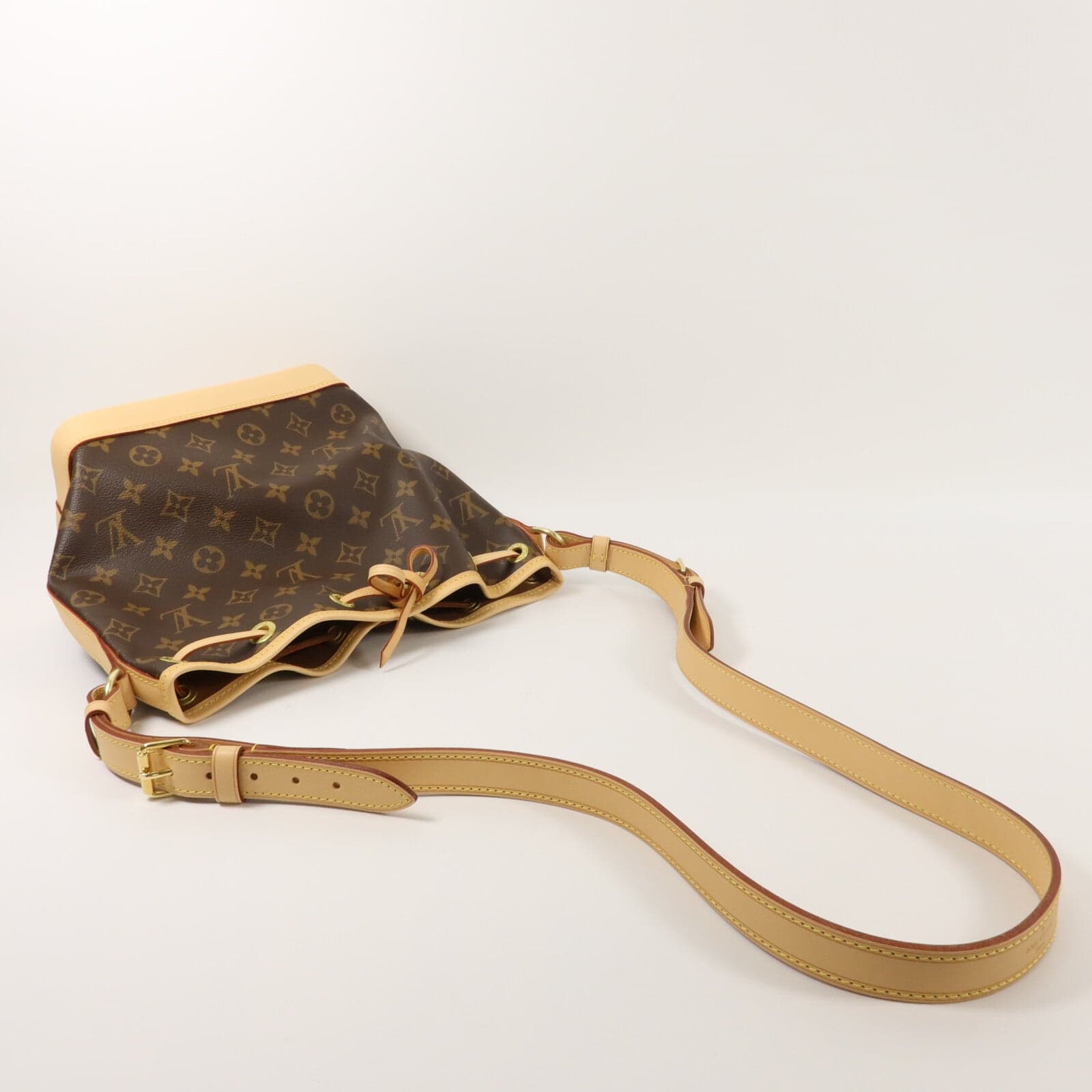 LOUIS VUITTON Noe M40817 Shoulder Bag Coated Canvas