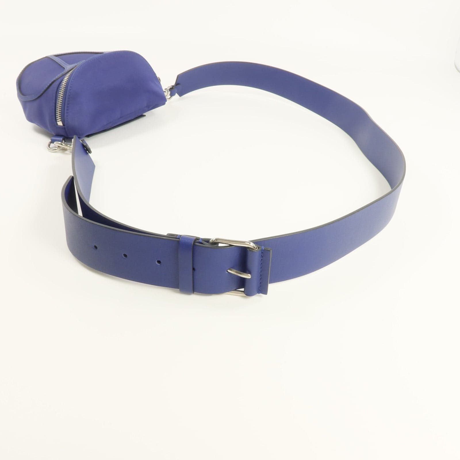 LOUIS VUITTON 肩背包 尼龍
