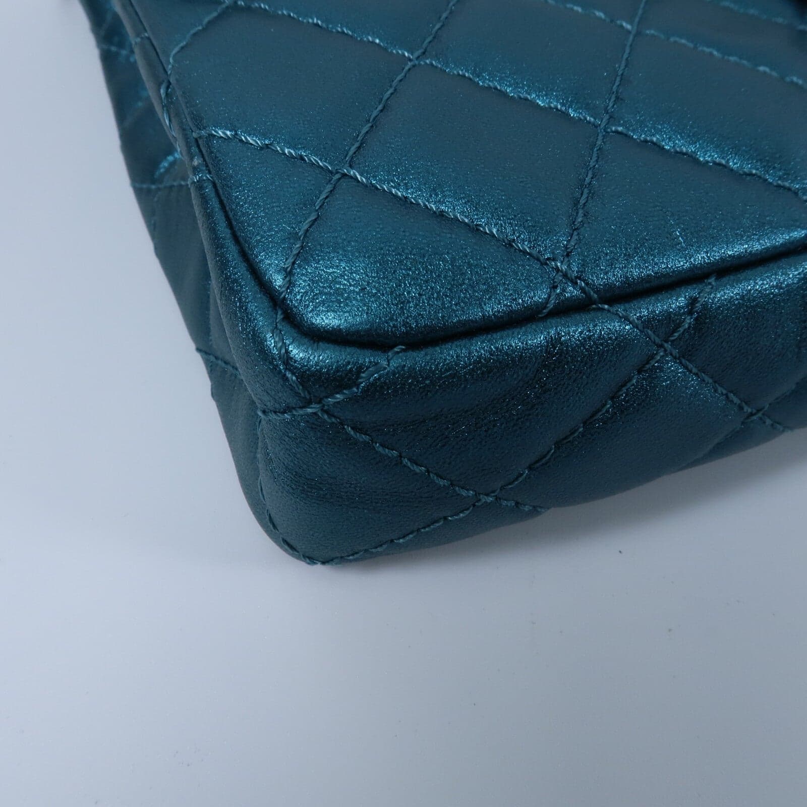 LOUIS VUITTON 肩背包 羊皮