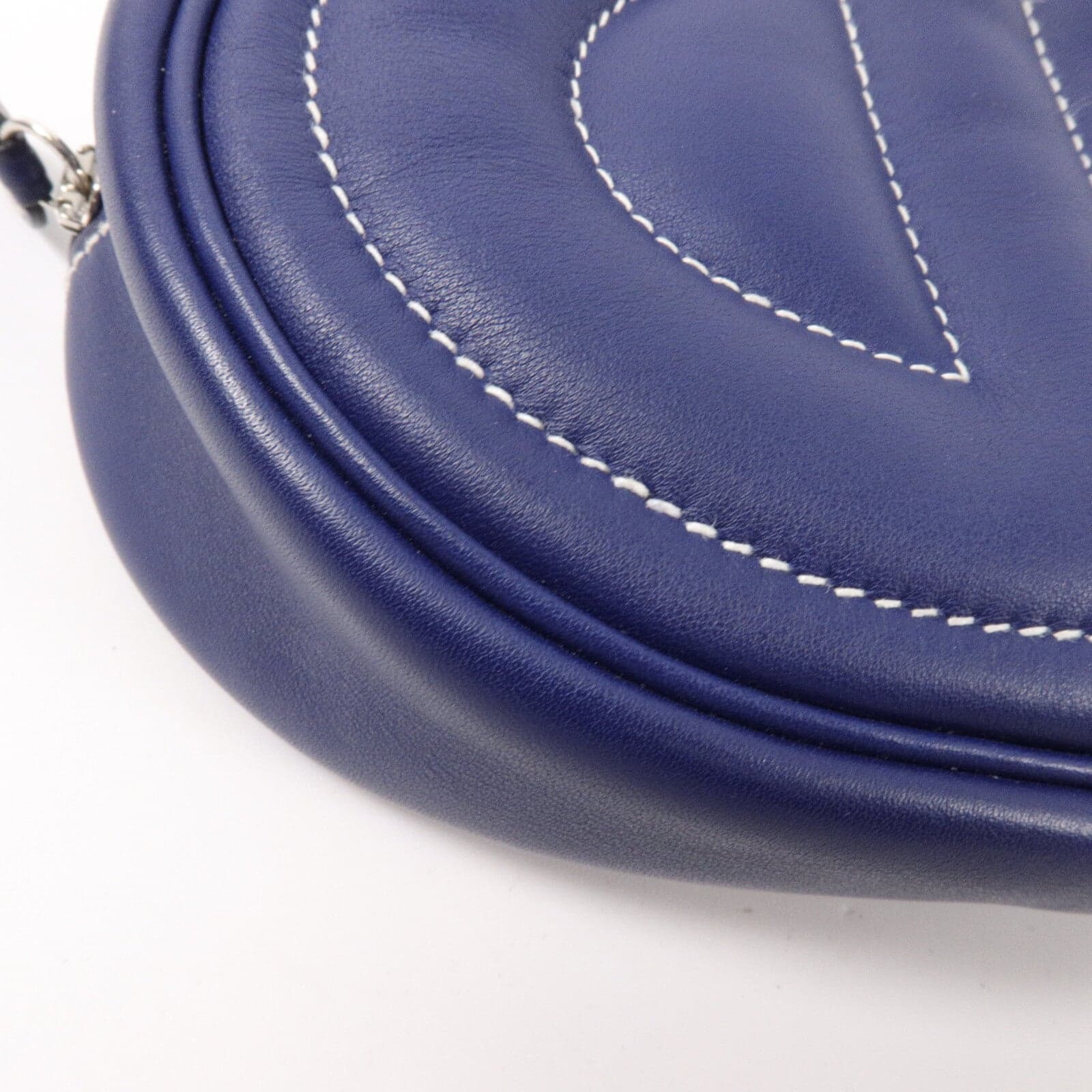 LOUIS VUITTON Loop 腰包 牛皮