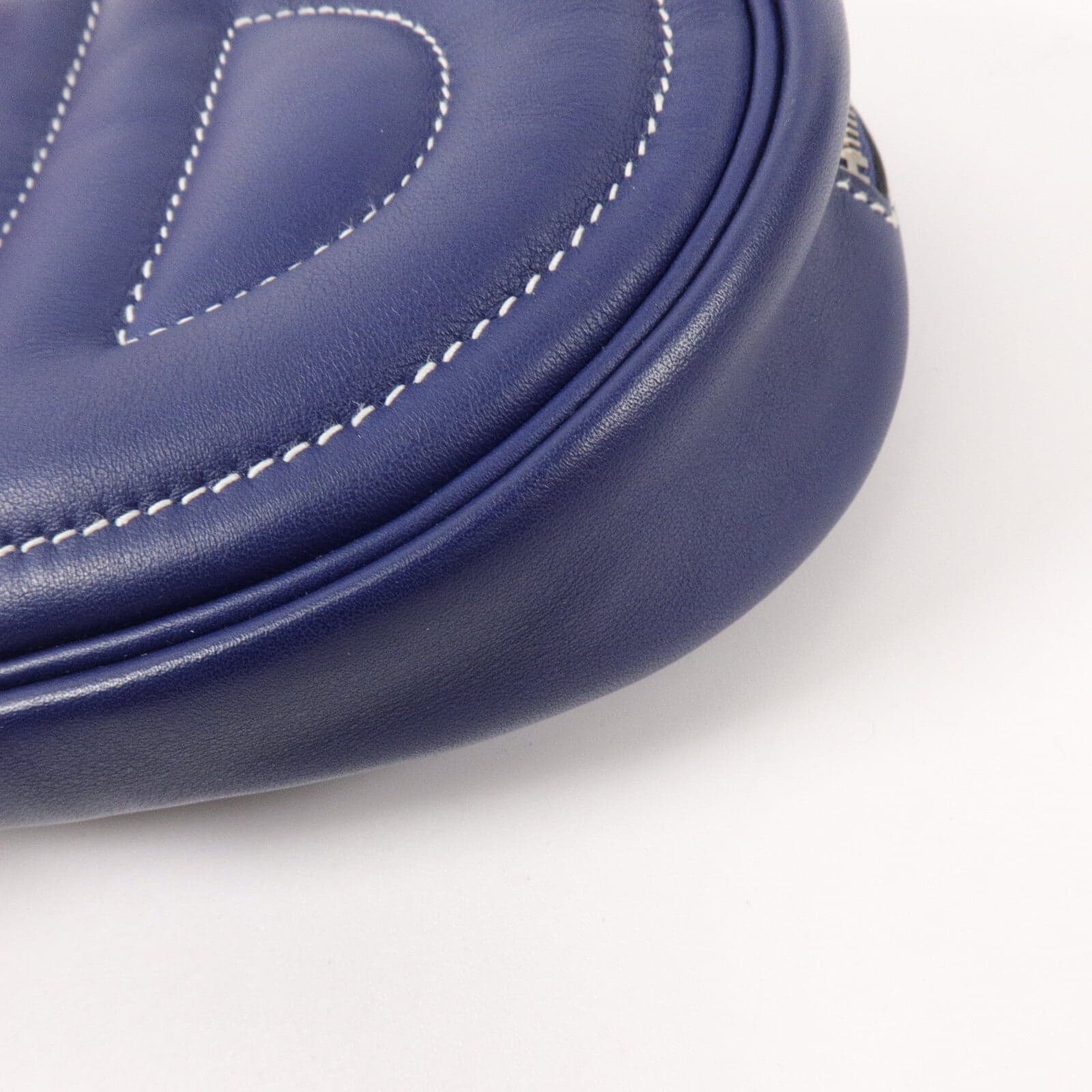 LOUIS VUITTON Loop 腰包 牛皮