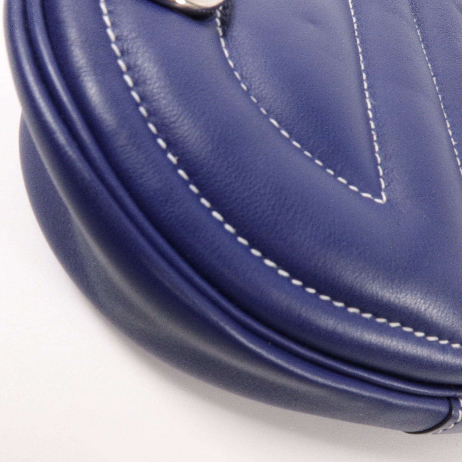 LOUIS VUITTON Loop 腰包 牛皮