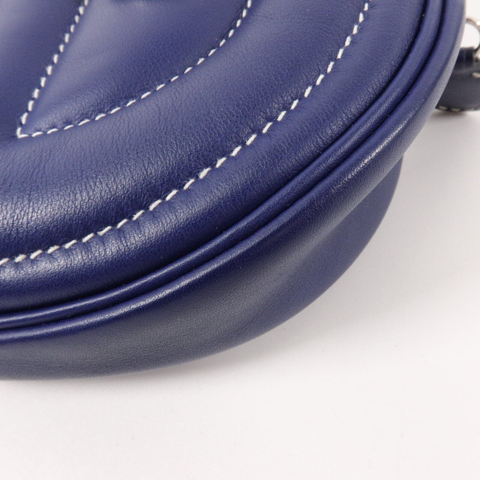 LOUIS VUITTON Loop 腰包 牛皮