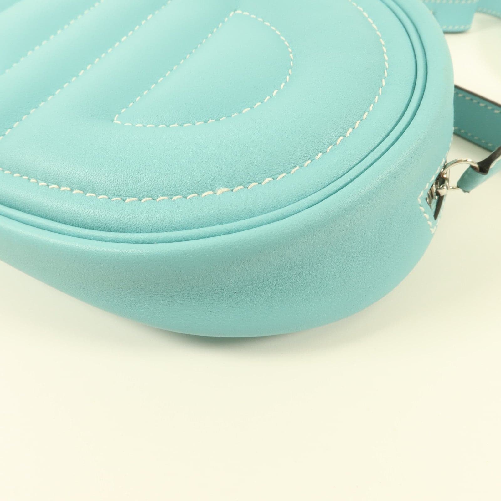 LOUIS VUITTON Loop 肩背包 牛皮